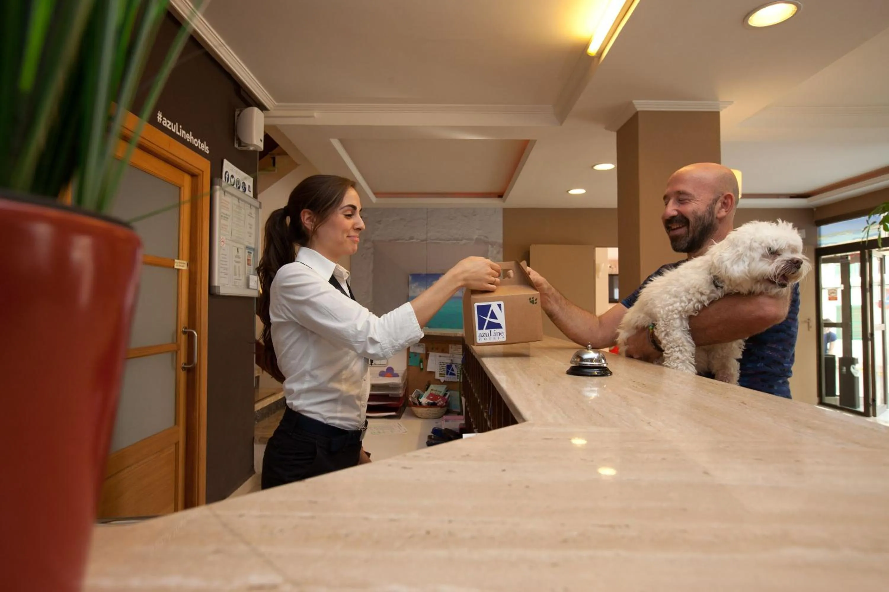 Animals in azuLine Hotel Mediterráneo