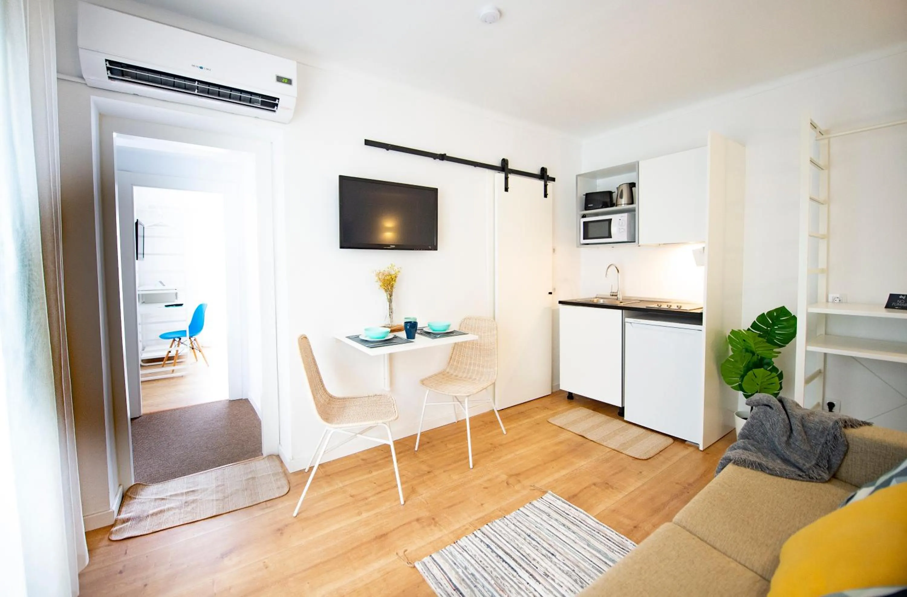 Dining area in Hostal Blanca