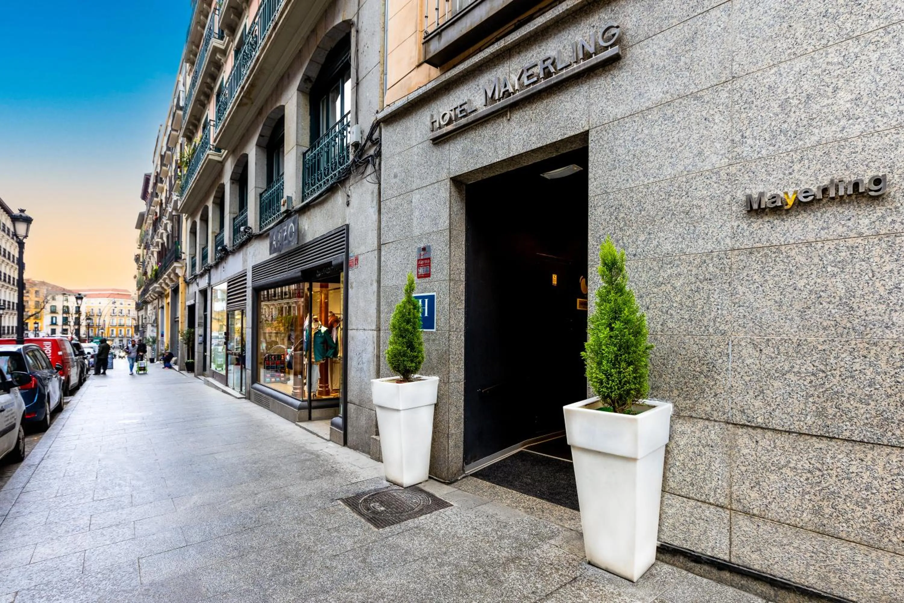 Facade/entrance in Mayerling Hotel