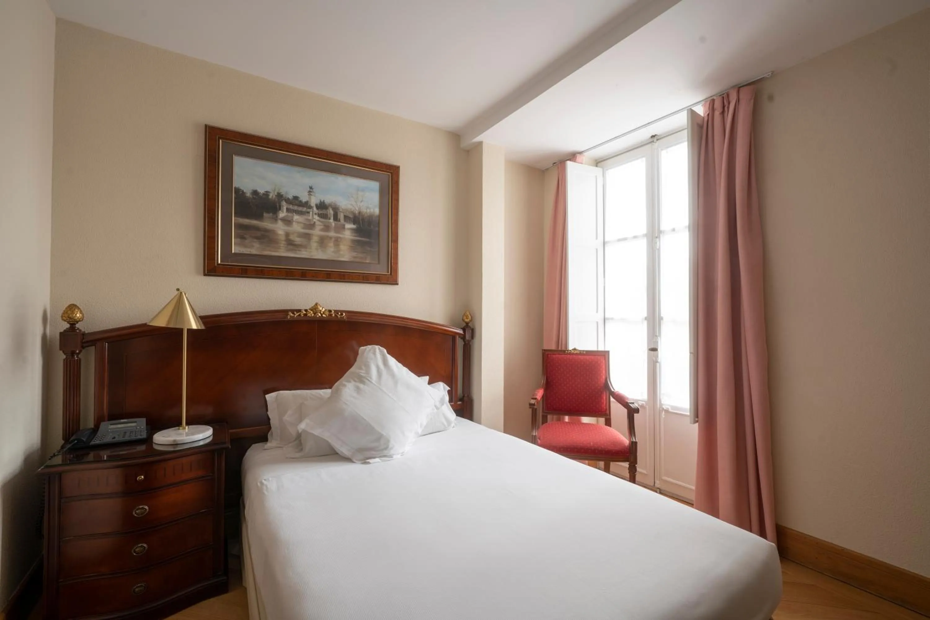 Bed in Miranda & Suizo