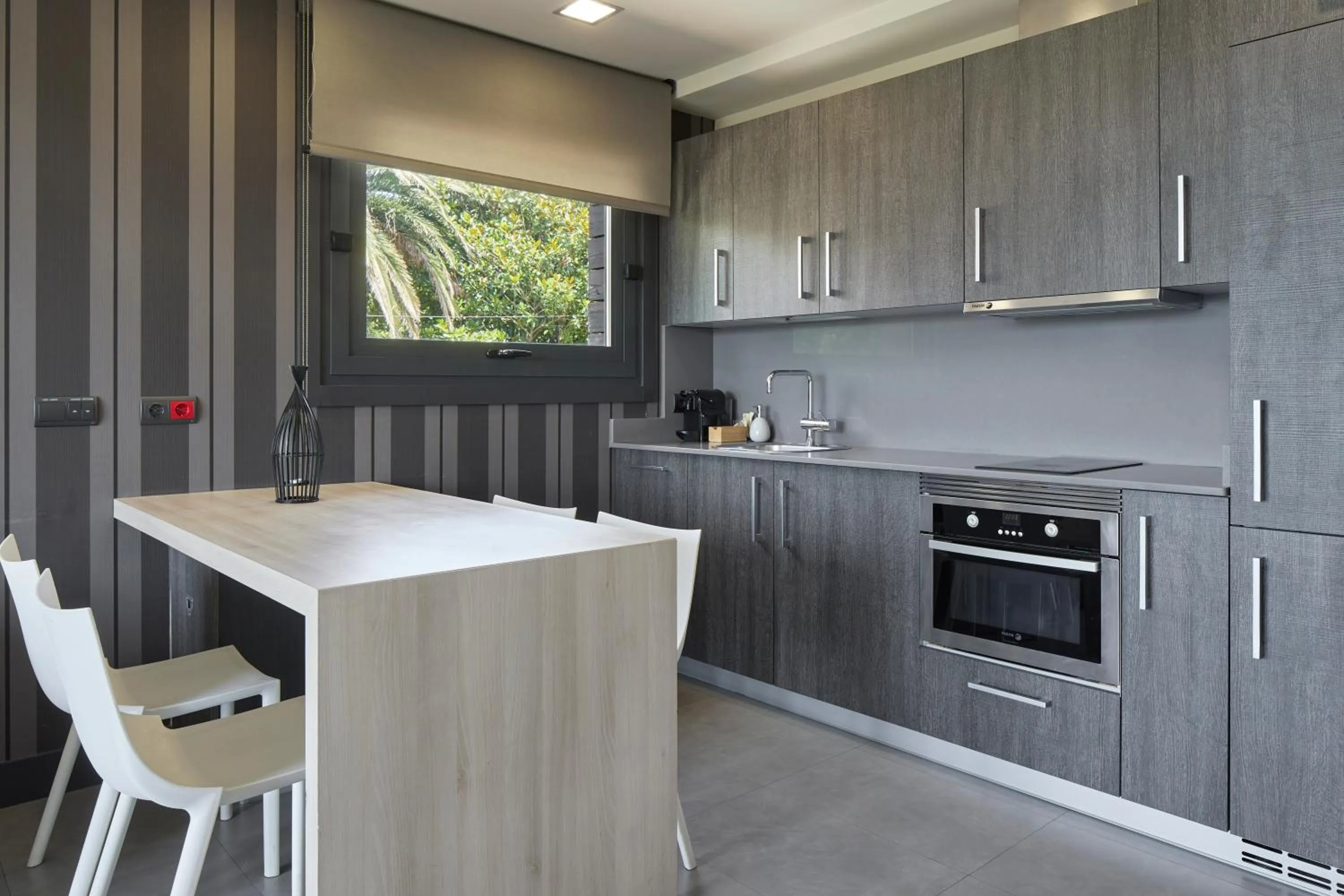 Kitchen or kitchenette in Irenaz Resort Apartamentos