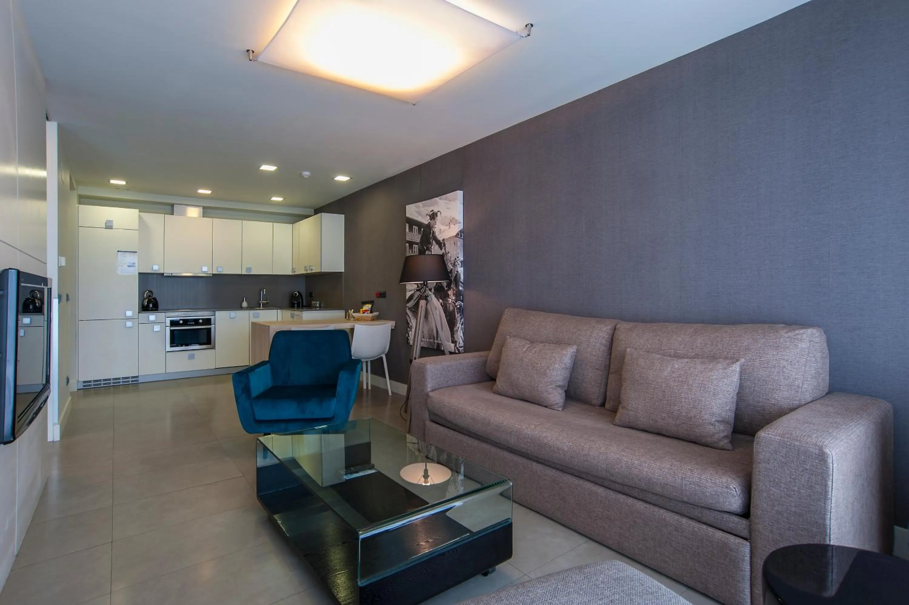 TV and multimedia in Irenaz Resort Apartamentos