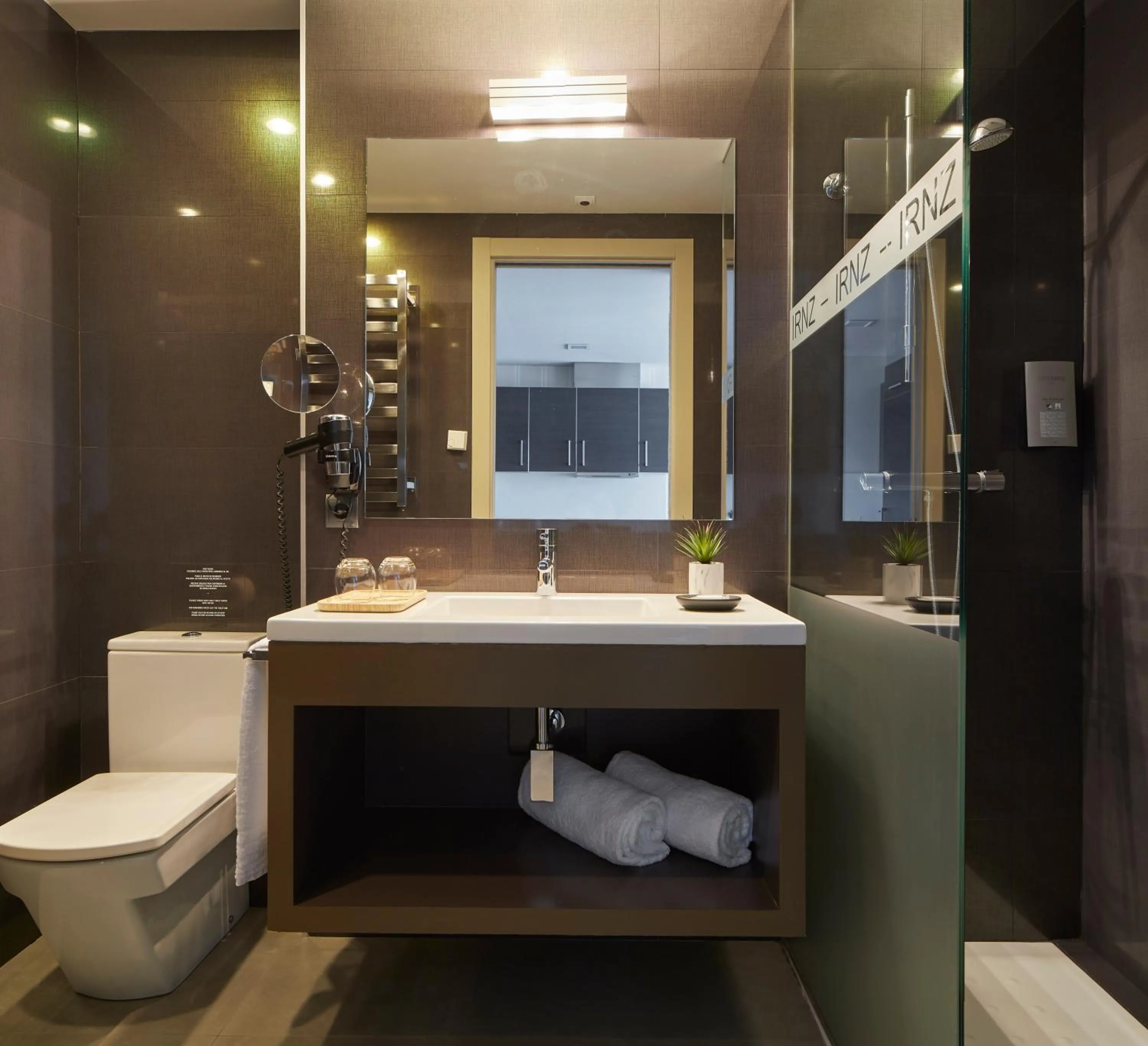 Shower in Irenaz Resort Apartamentos