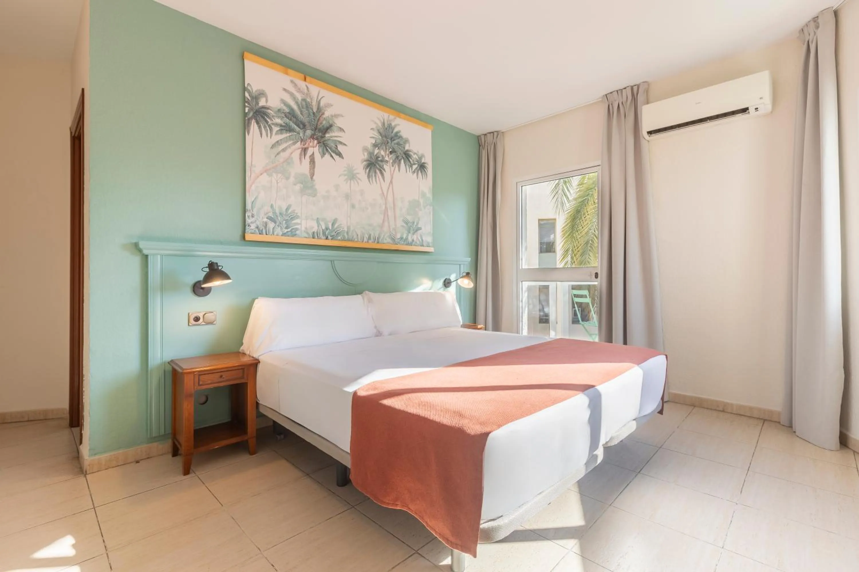 Bed in Moon Dreams Fuengirola