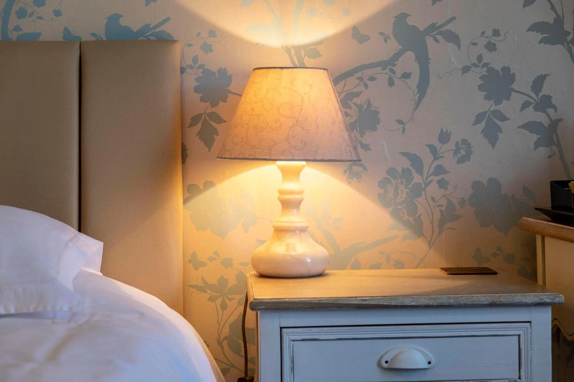 hair dresser, Bed in Cawdor House B&B