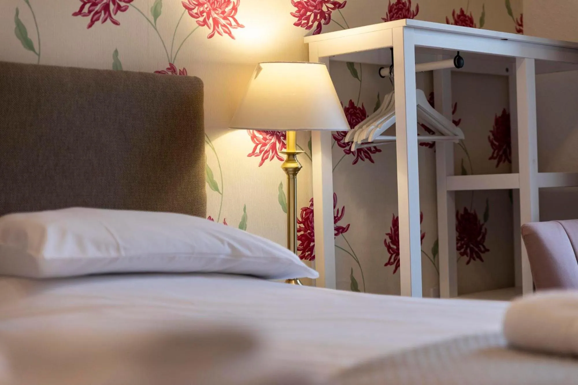 Photo of the whole room, Bed in Cawdor House B&B