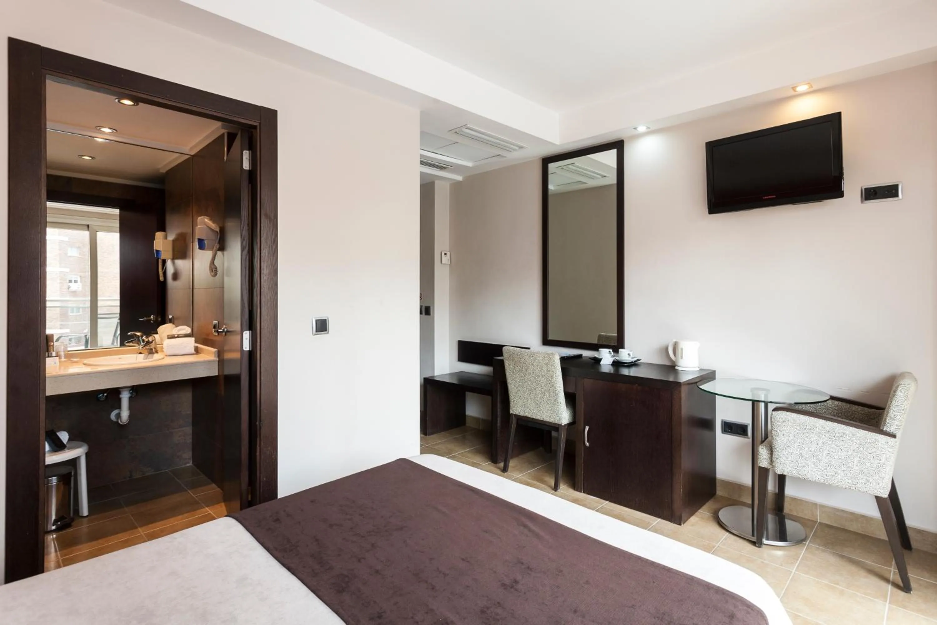 Photo of the whole room, Bed in Sandos Monaco - Adults Only