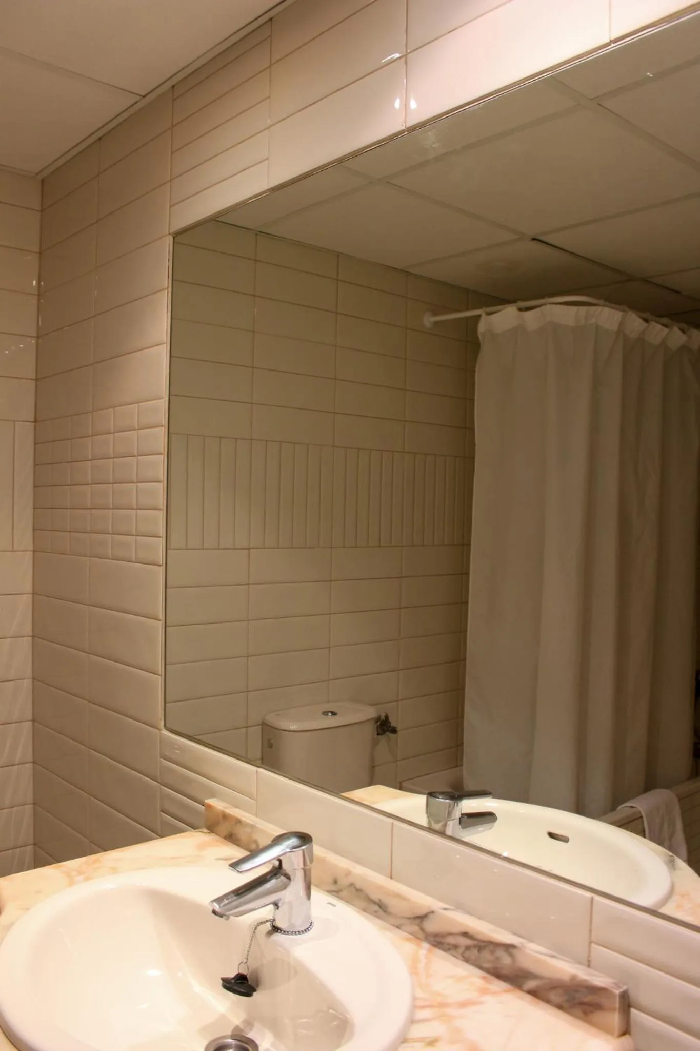 Shower in Apartamentos Ambar Beach Unitursa