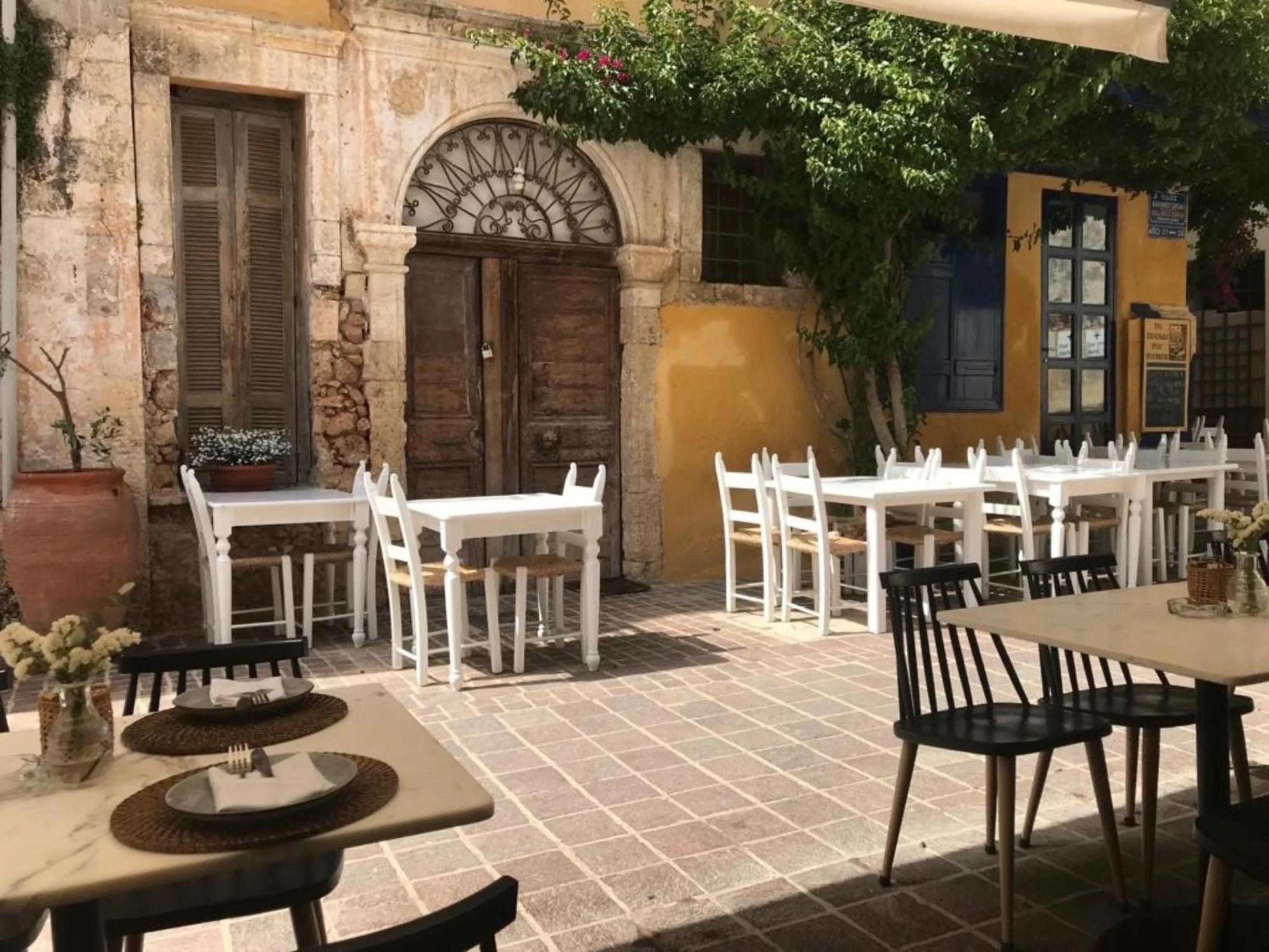 Restaurant/places to eat in Venetian Palace Chania