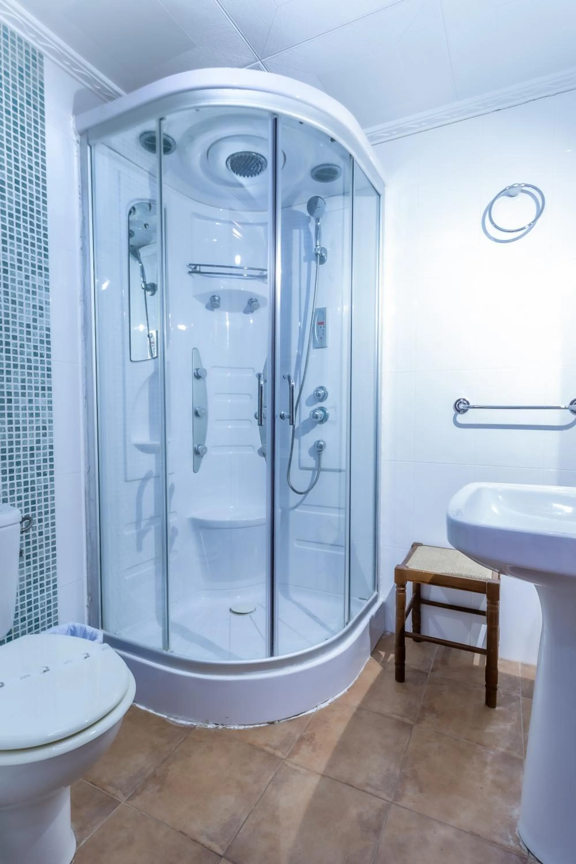 Bathroom in Hosteria Tierrallana by Juypehotel