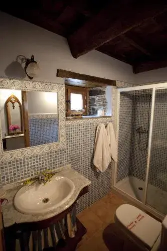 Twin Room in O Muiño de Pena Twin Room in O Muiño de Pena