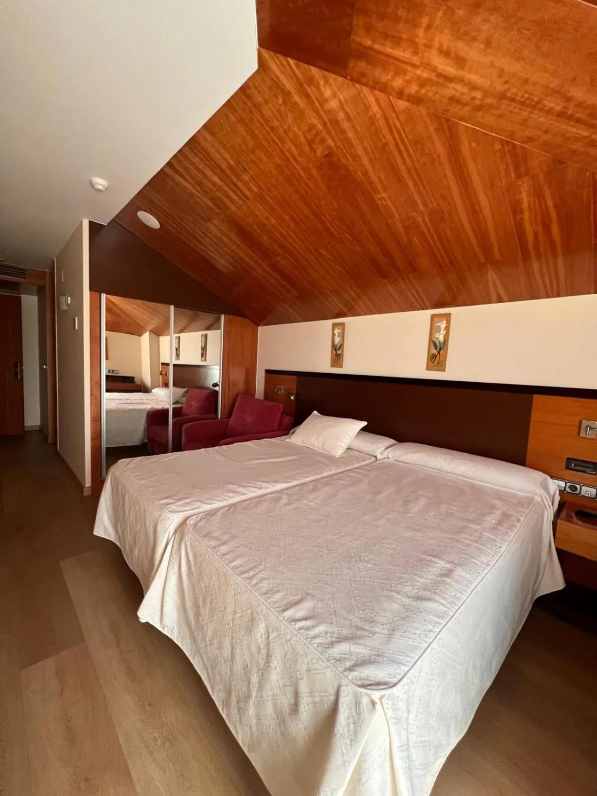 Decorative detail, Bed in Doade