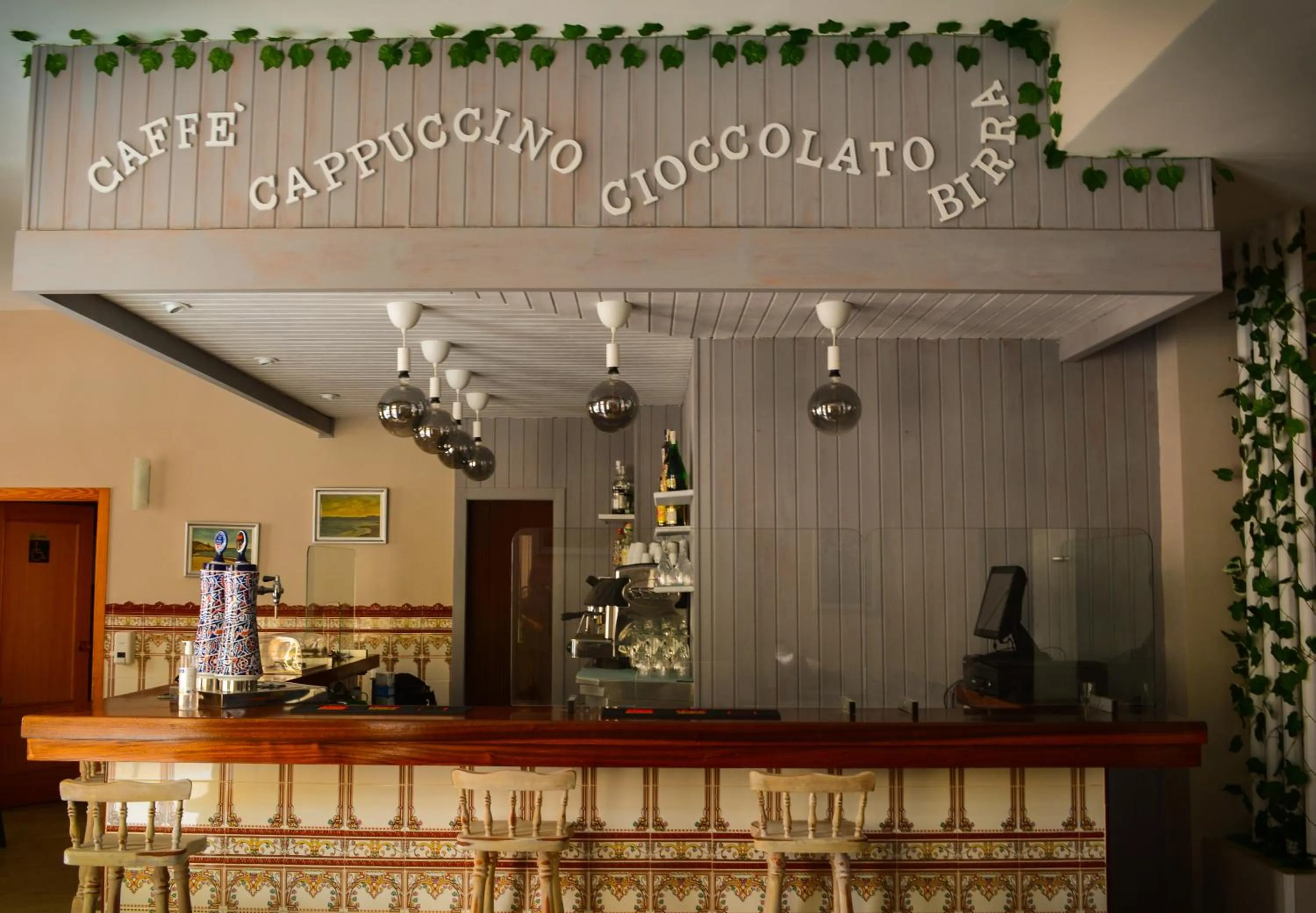 Lounge or bar in Hotel L'Escala