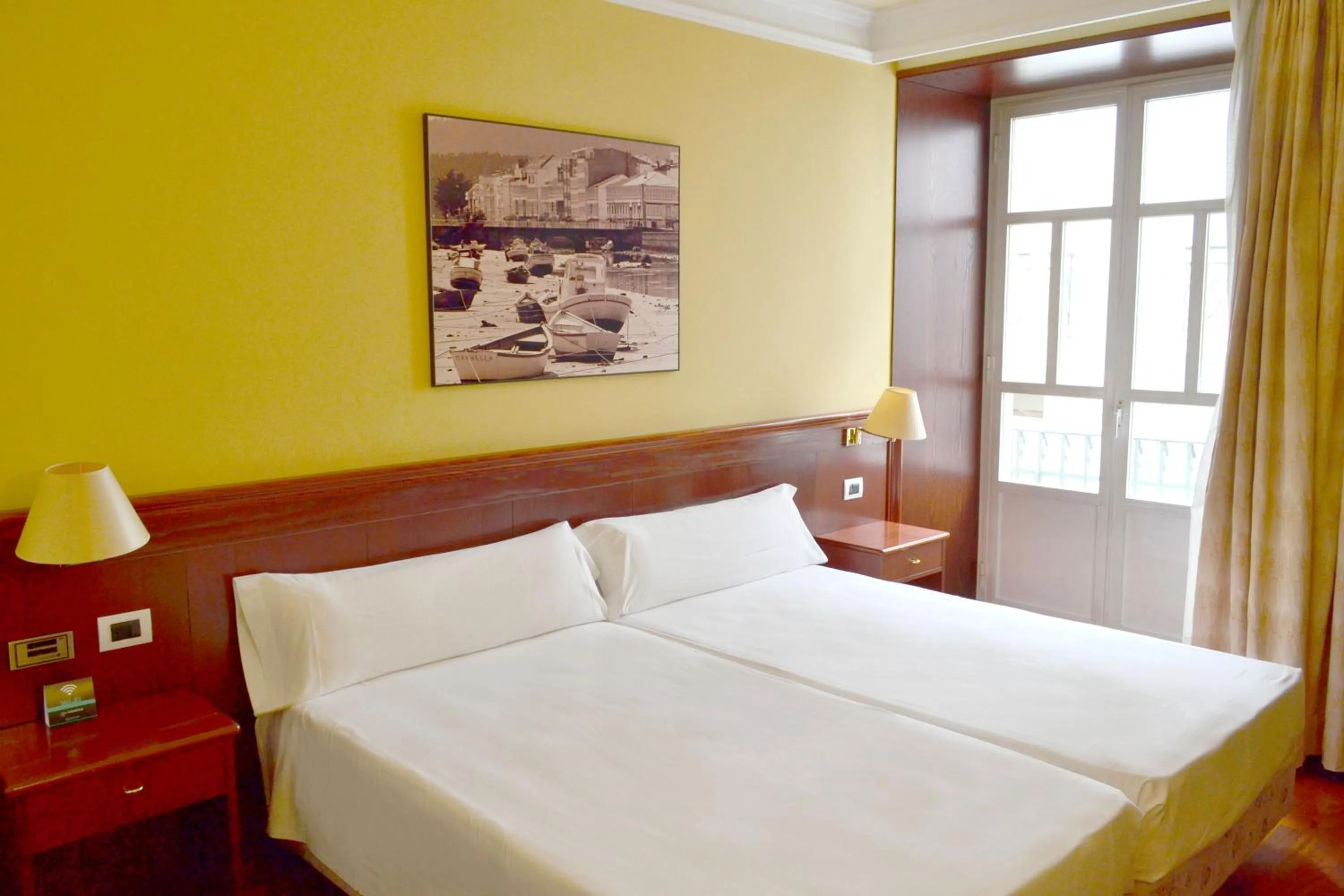 Bedroom, Bed in Hotel Alda El Suizo