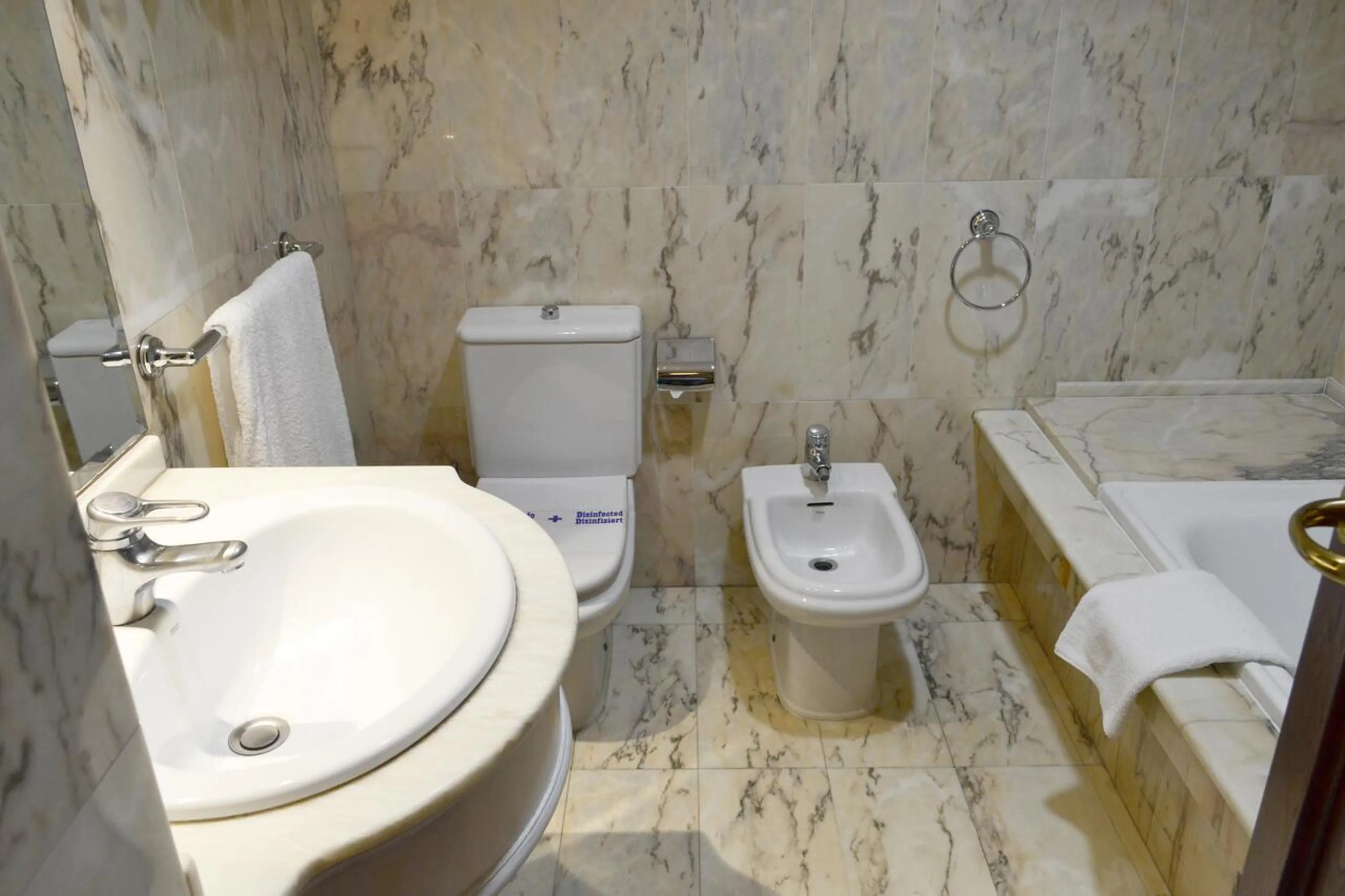 Bathroom in Hotel Alda El Suizo