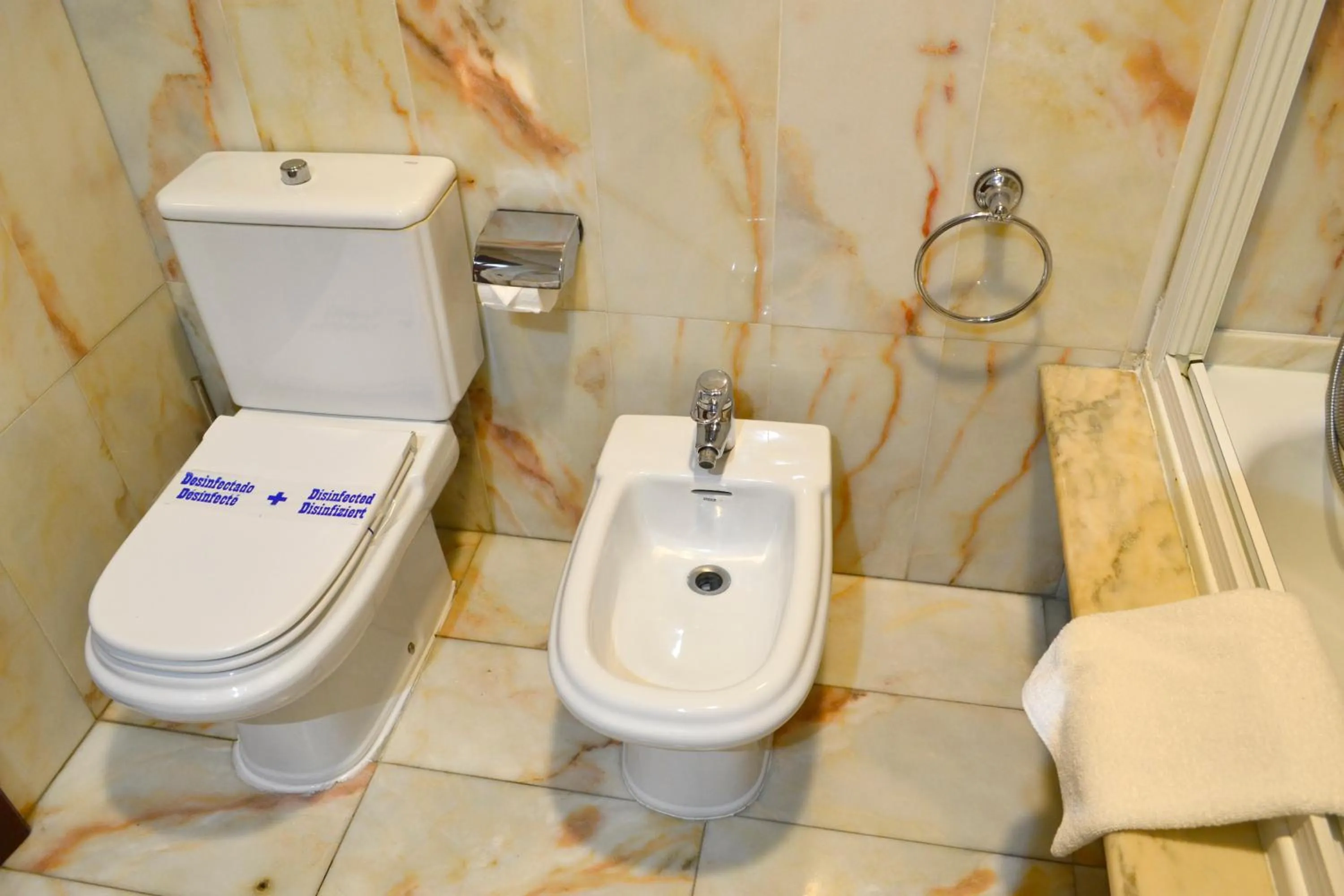 Bathroom in Hotel Alda El Suizo