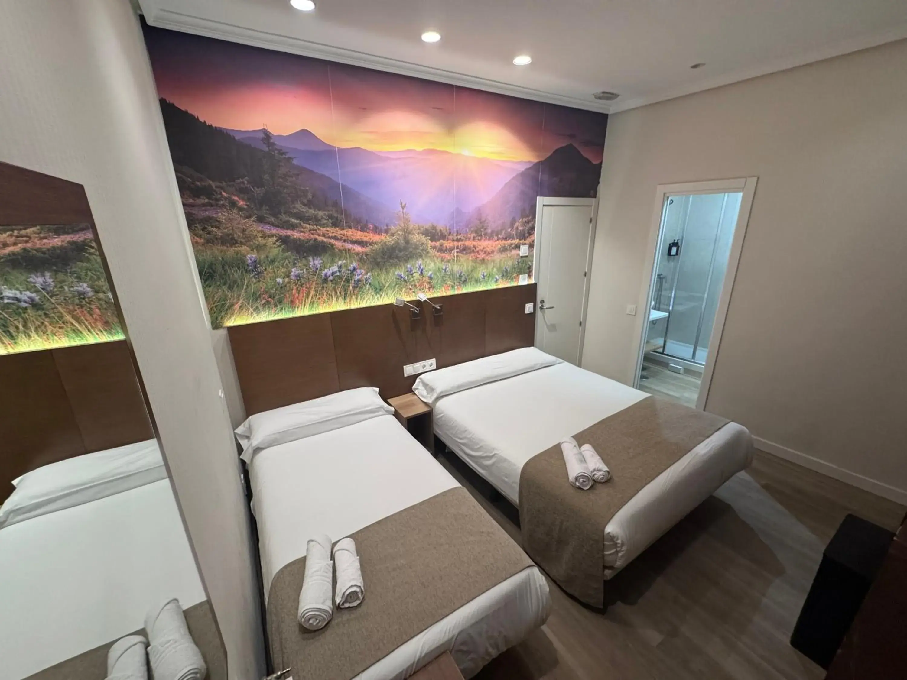 Twin Room in Hostal Atocha Almudena Martín Twin Room in Hostal Atocha Almudena Martín