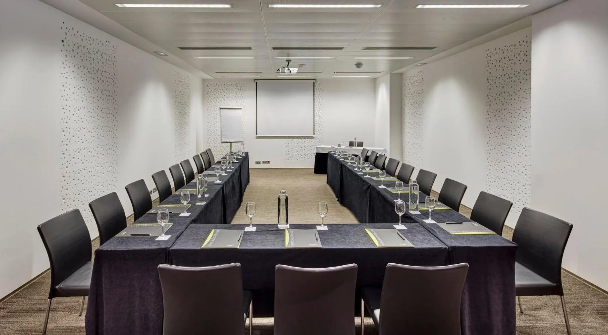 Meeting/conference room in Sercotel Hotel Rosellon