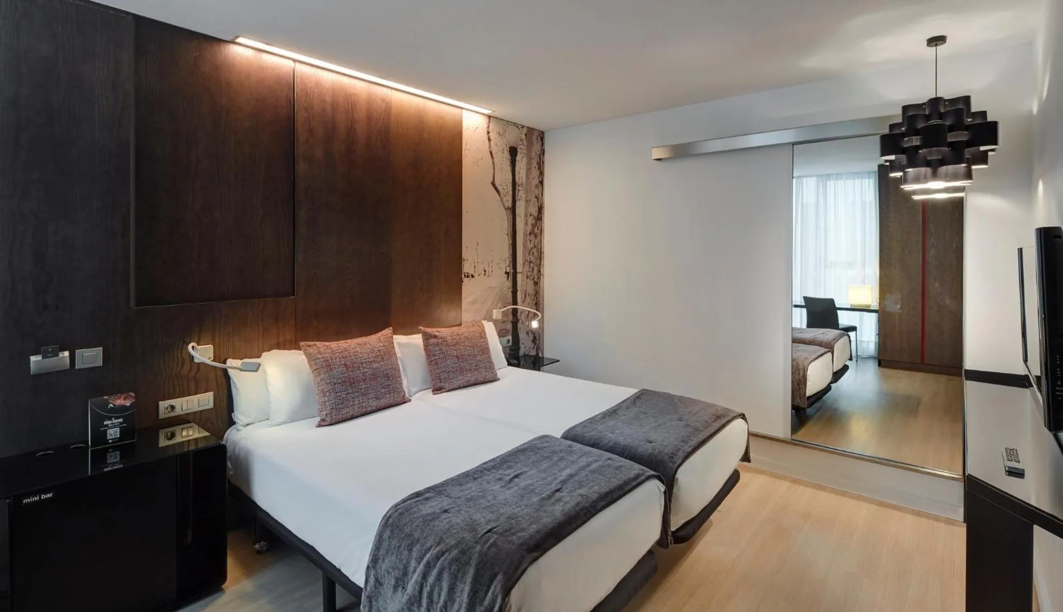 Photo of the whole room, Bed in Sercotel Hotel Rosellon