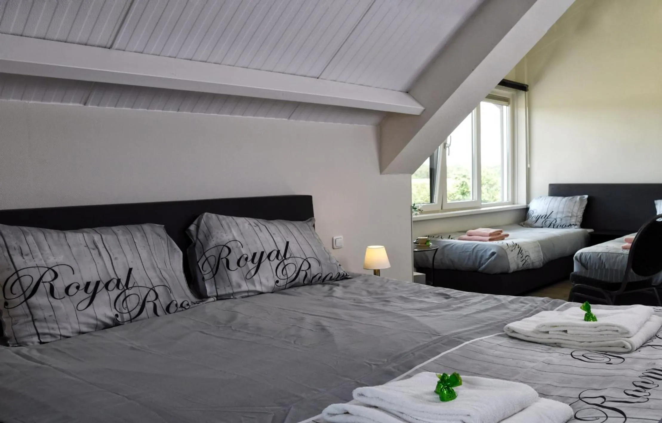 Quadruple Room with Garden View in B&B Hof 't Sprakel