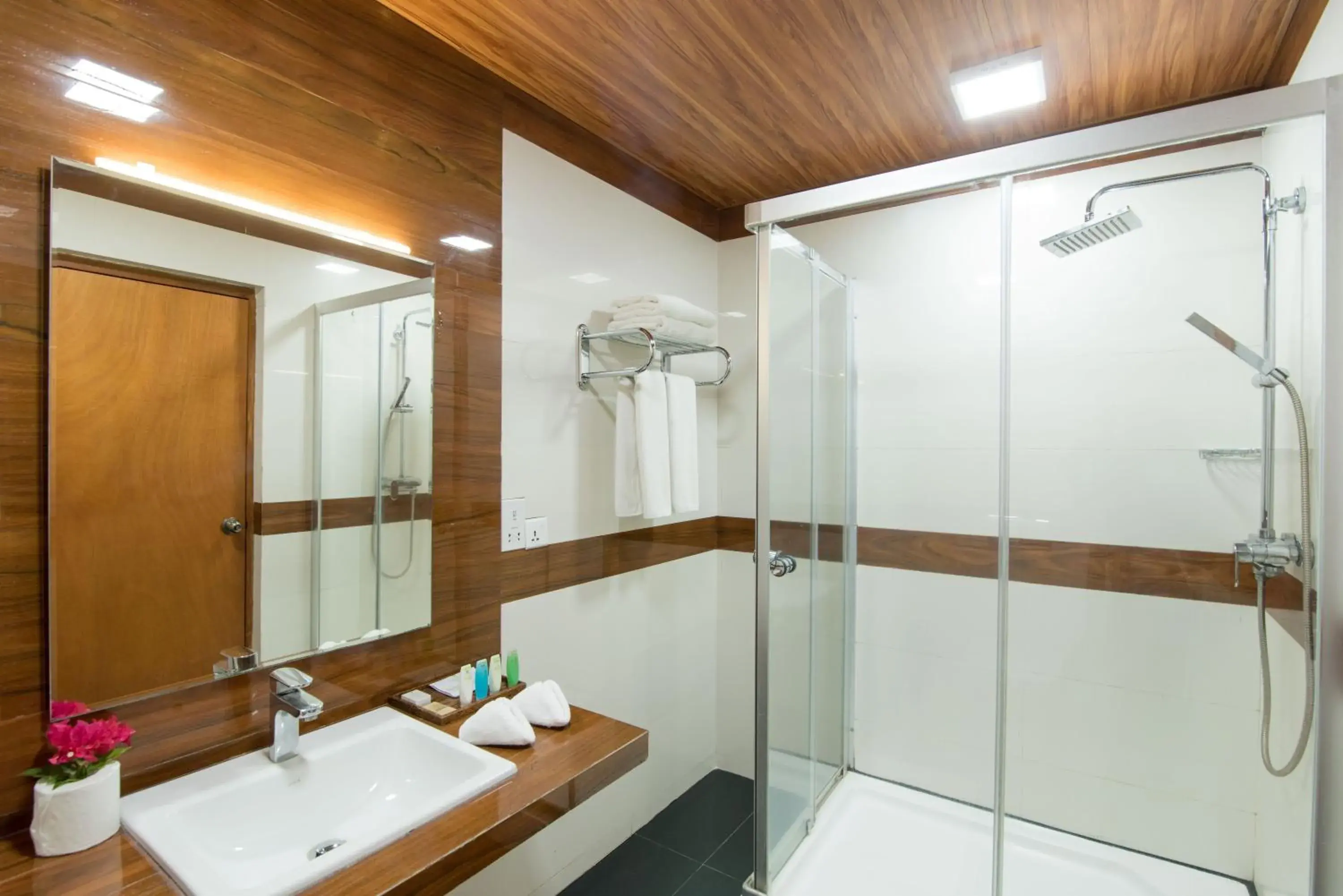 Deluxe Twin Room in Sungreen Resort Habarana Deluxe Twin Room in Sungreen Resort Habarana