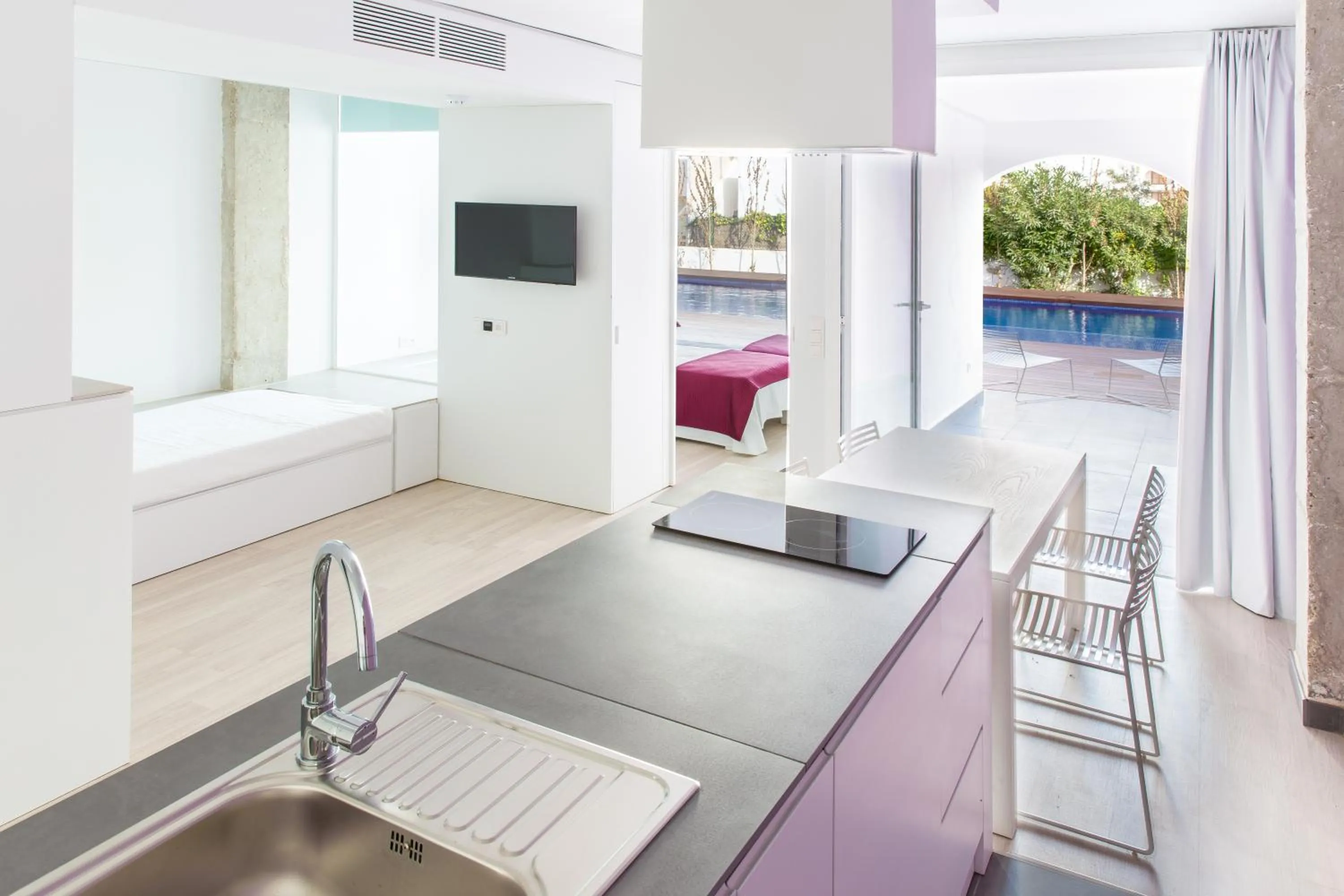 TV and multimedia in Ebano Hotel Apartments & Spa