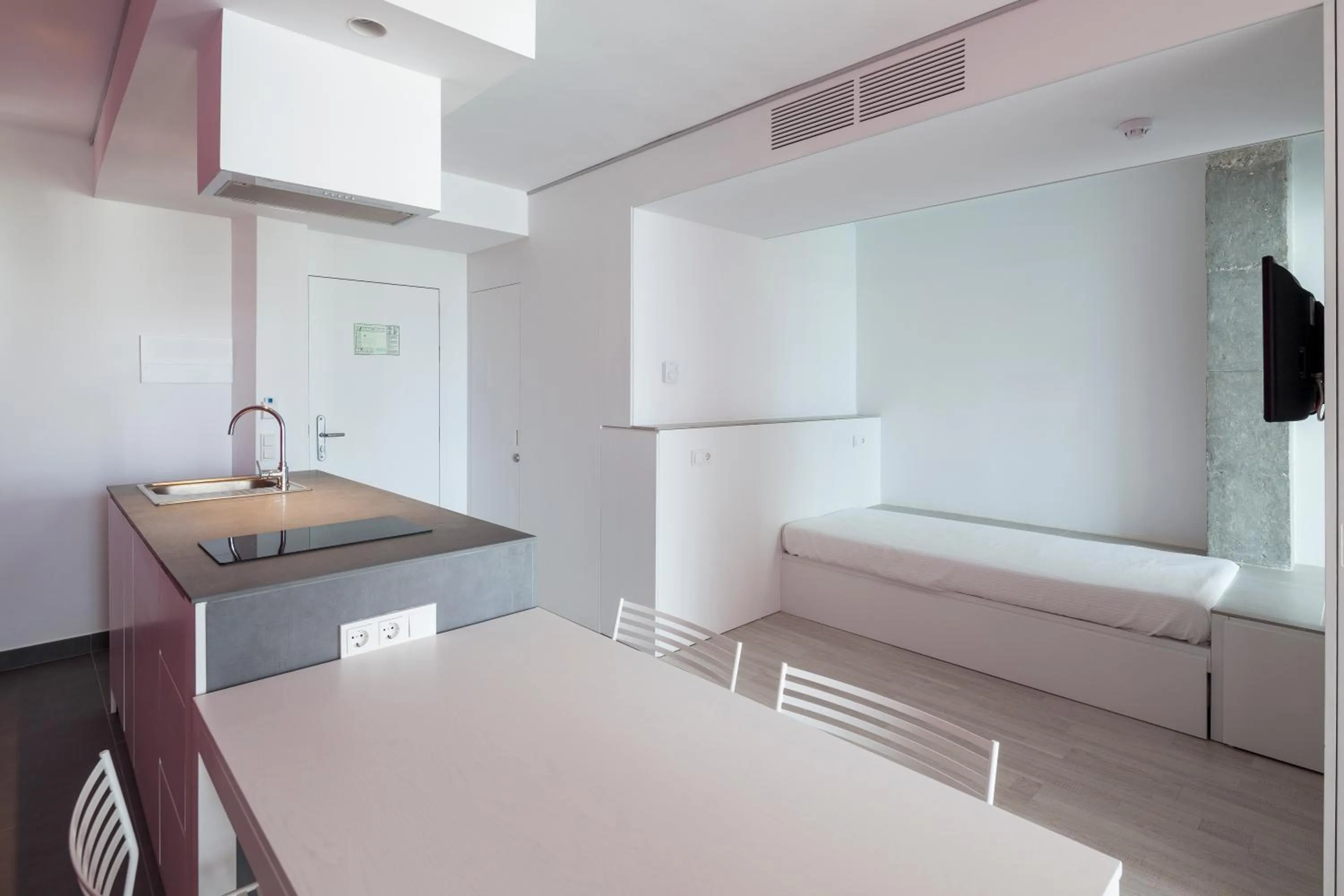 Kitchen or kitchenette in Ebano Hotel Apartments & Spa