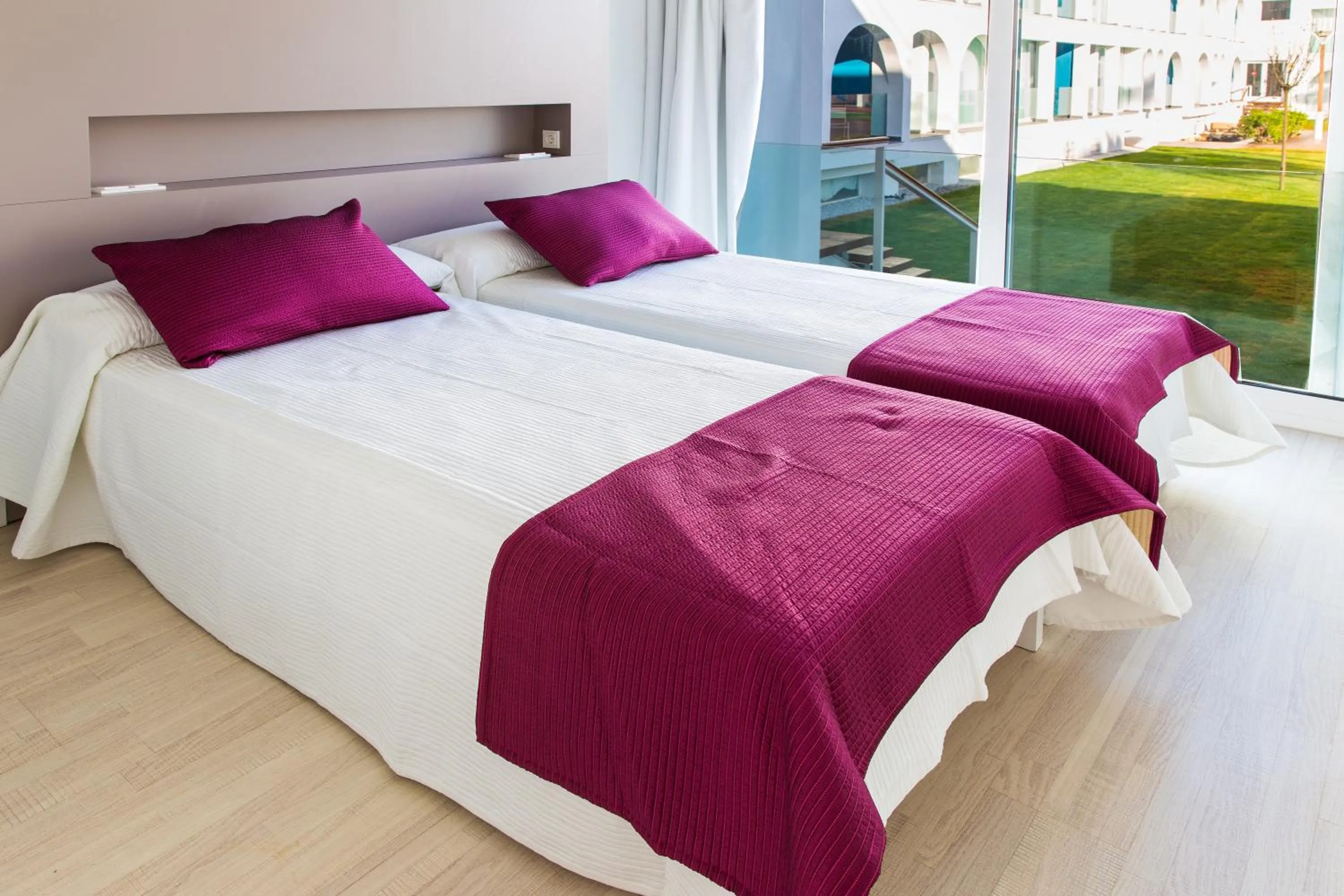 Garden view, Bed in Ebano Hotel Apartments & Spa