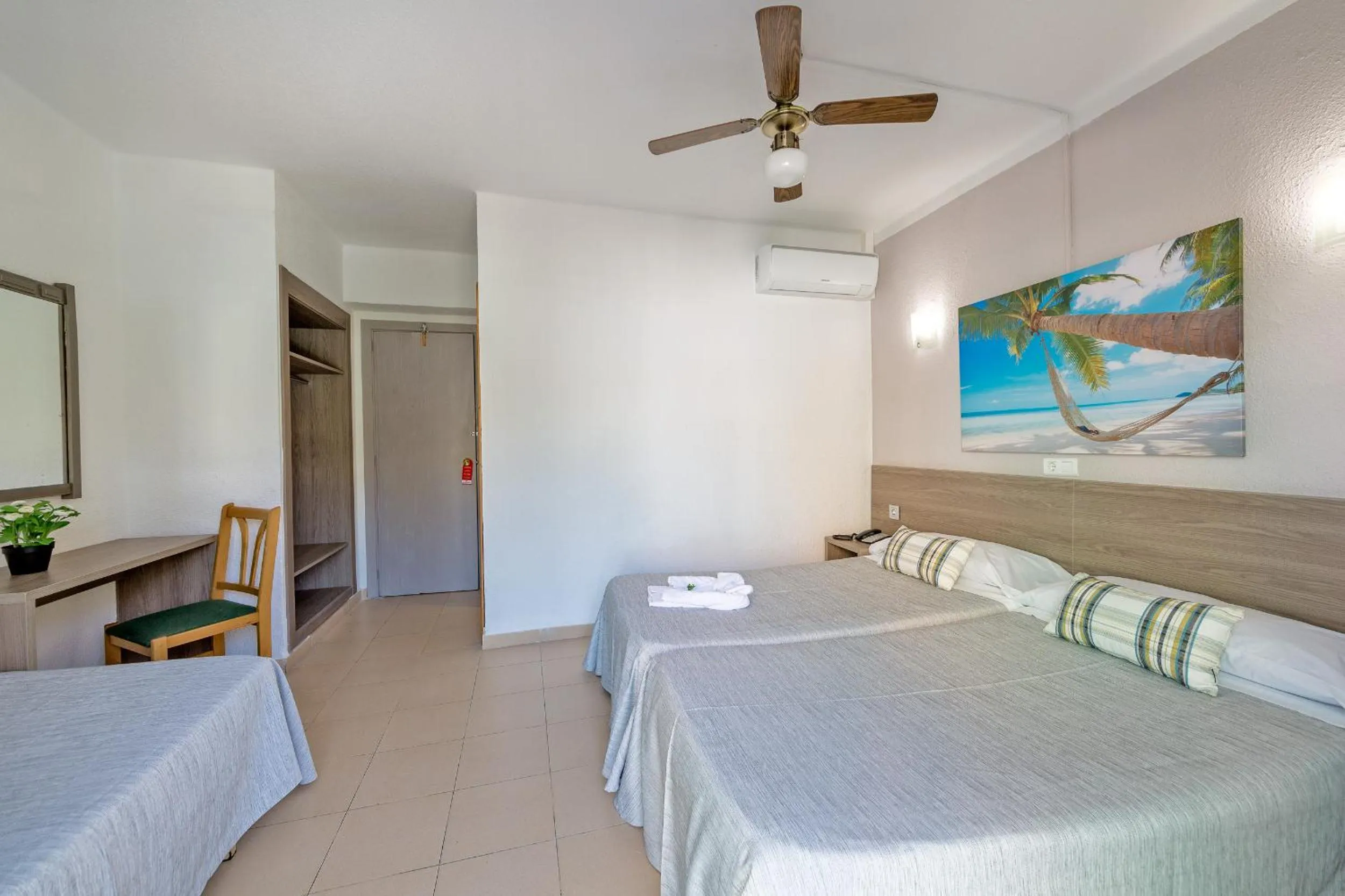 Photo of the whole room, Bed in Hotel Costa Mediterraneo