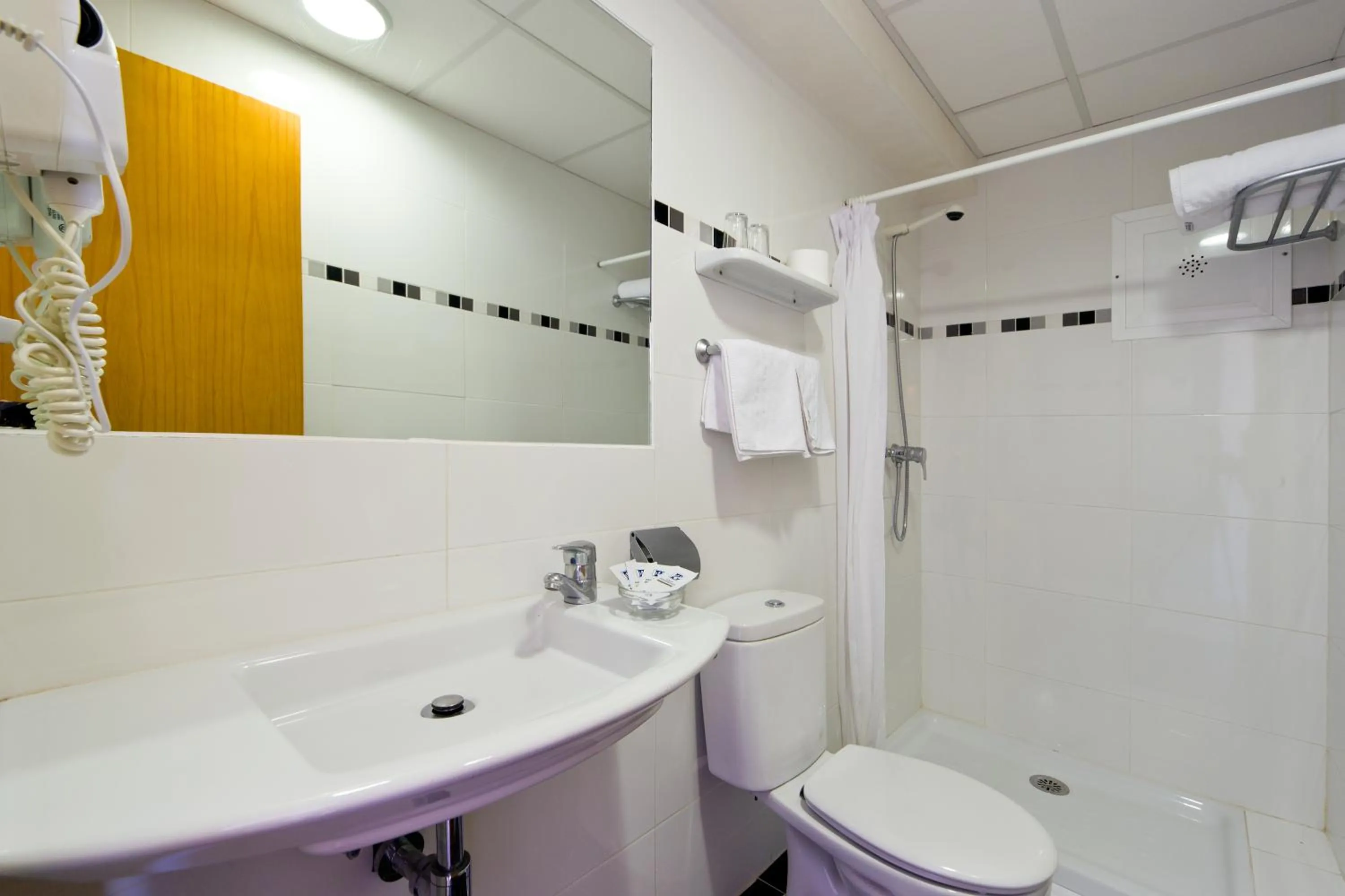 Bathroom in Hotel Costa Mediterraneo