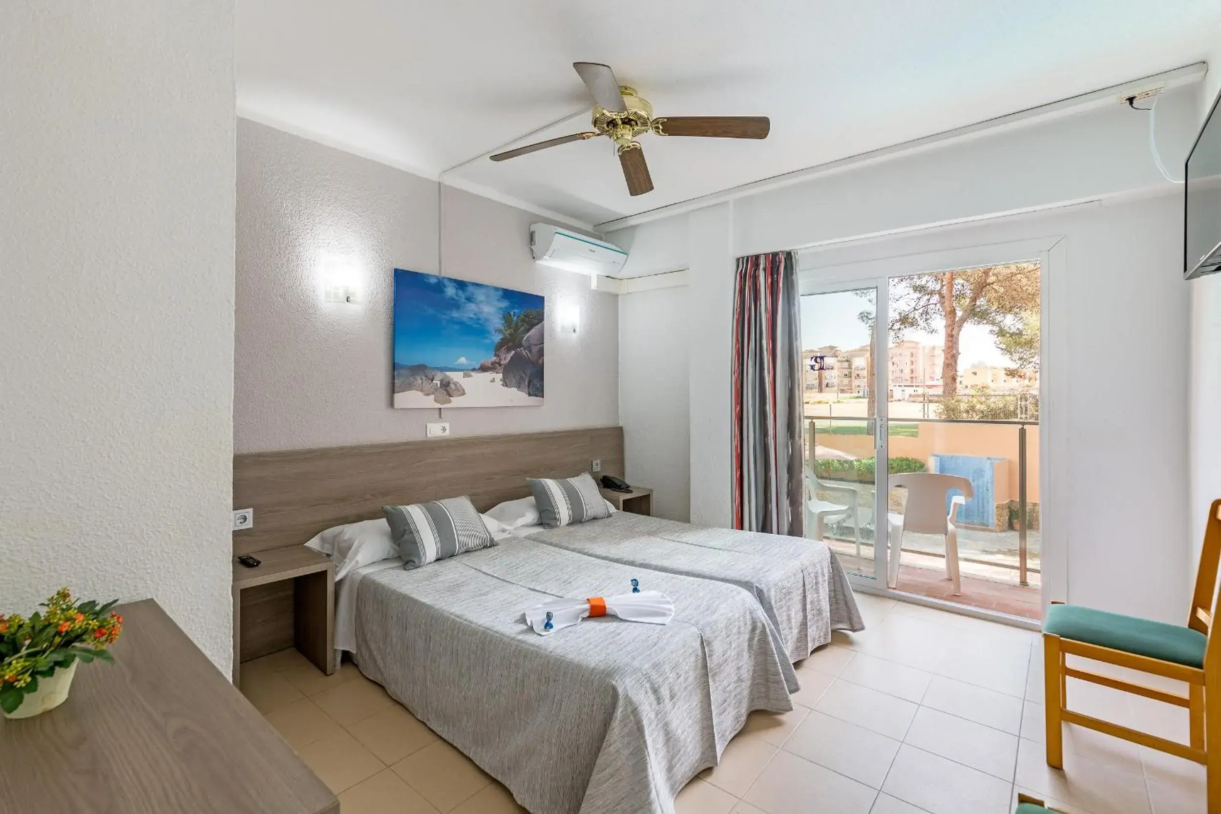 Double or Twin Room in Hotel Costa Mediterraneo Double or Twin Room in Hotel Costa Mediterraneo