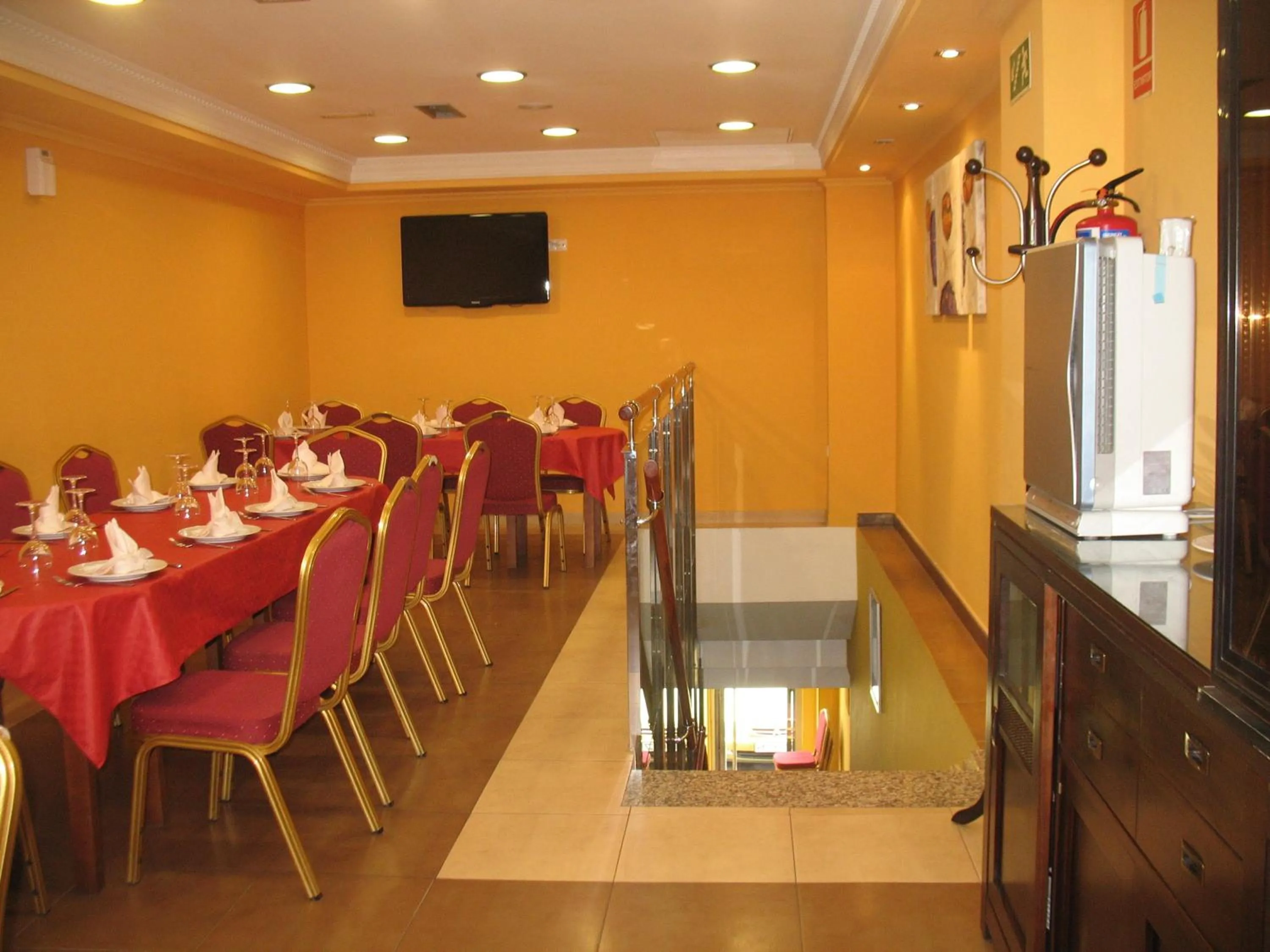 Restaurant/places to eat in Hostal Campestre