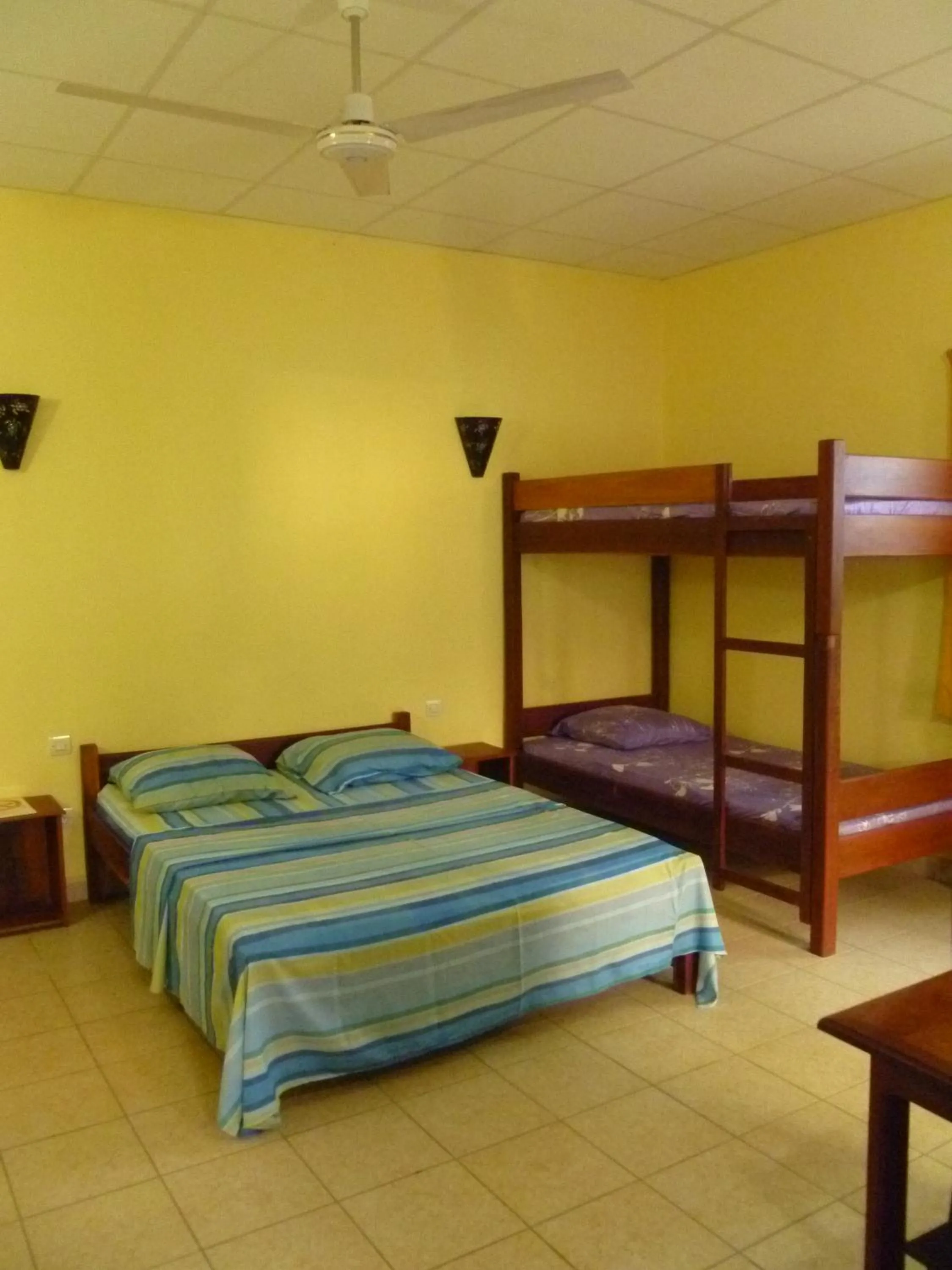 Photo of the whole room, Bed in Residence Kathyly