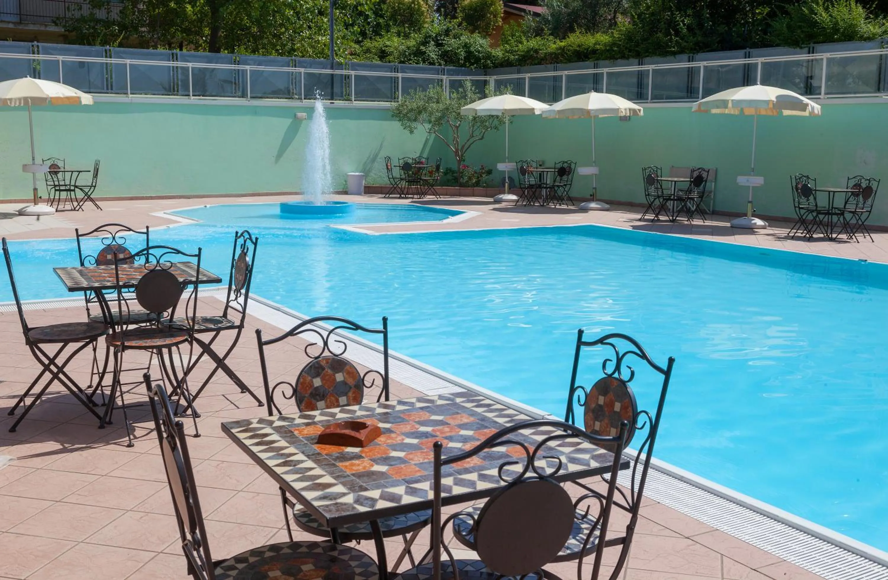 Swimming pool in La Cantinella