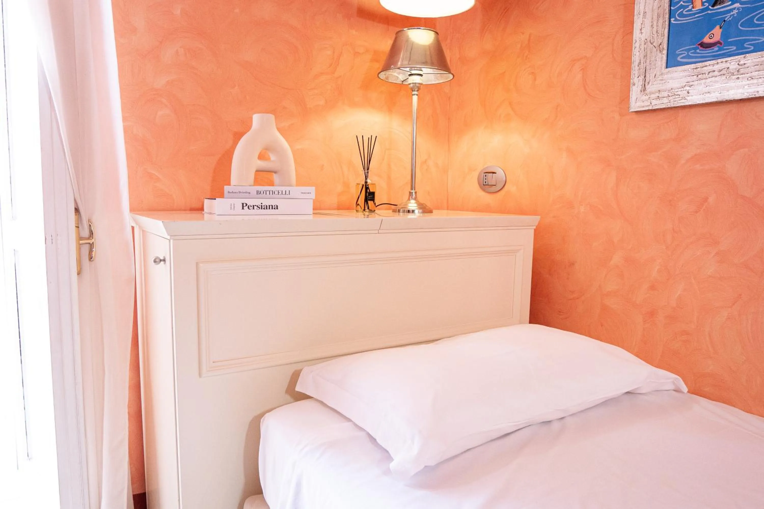 Photo of the whole room, Bed in La Lisca