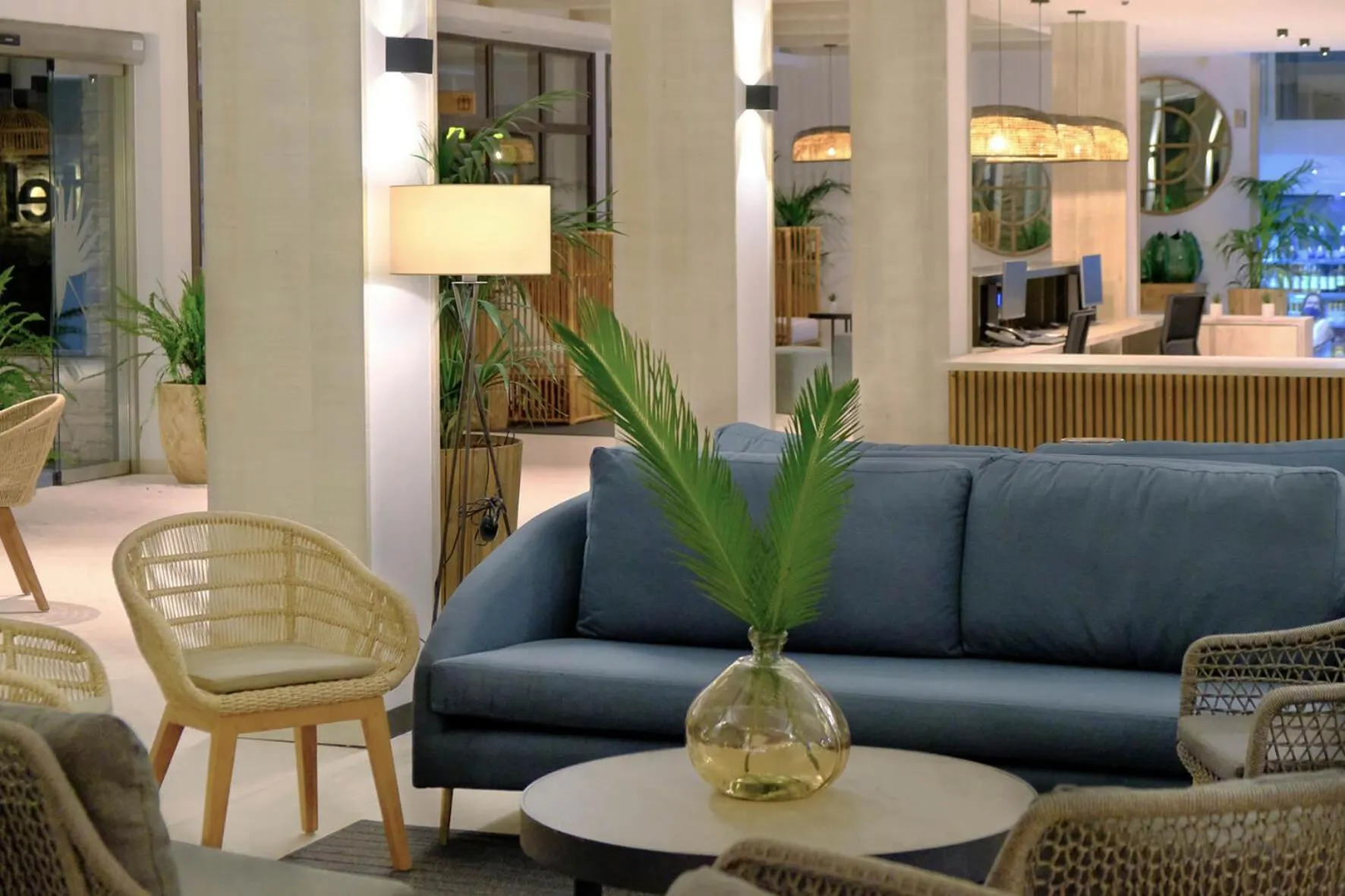 Communal lounge/ TV room in Hotel Acapulco