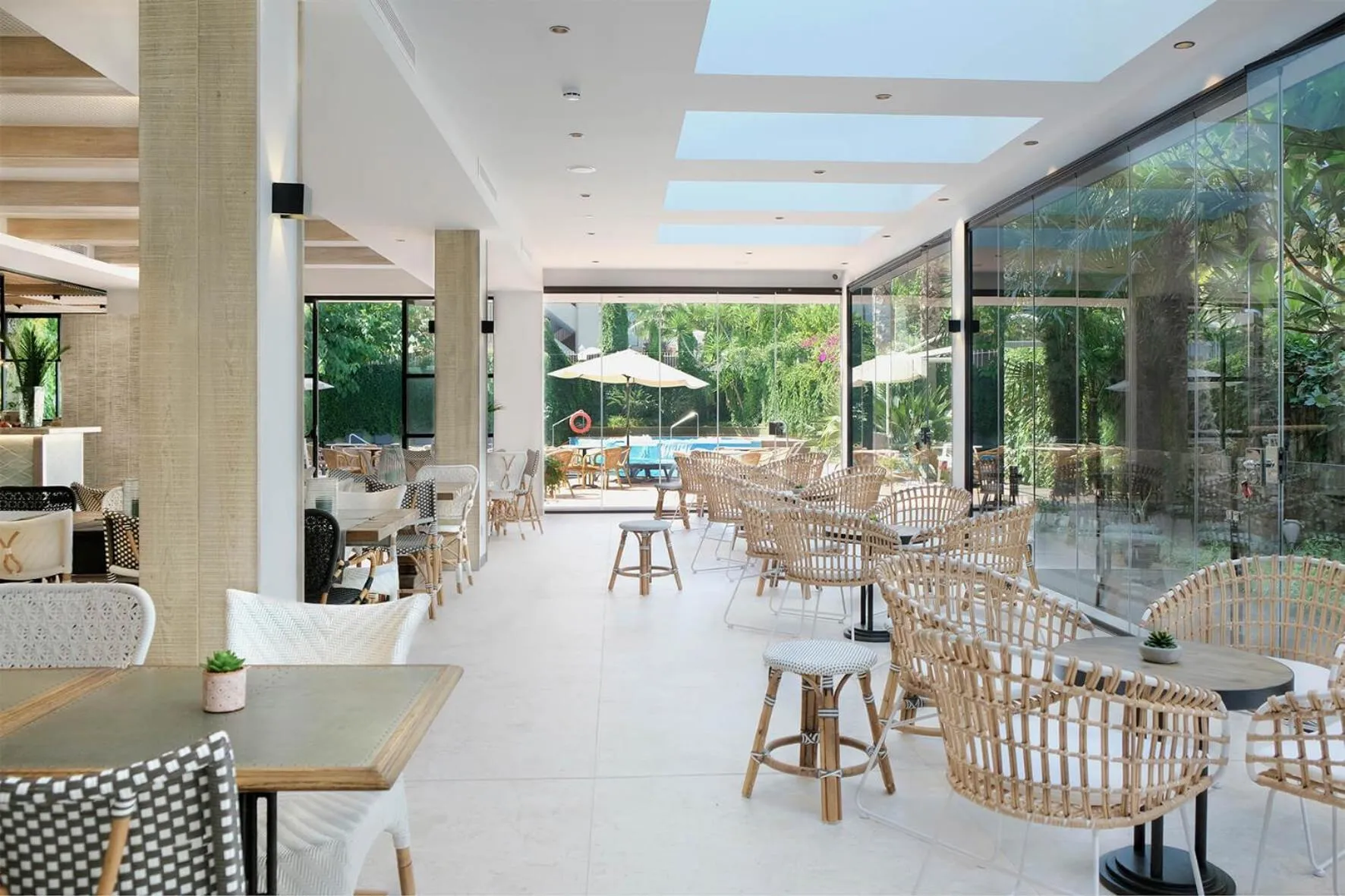 Communal lounge/ TV room in Hotel Acapulco
