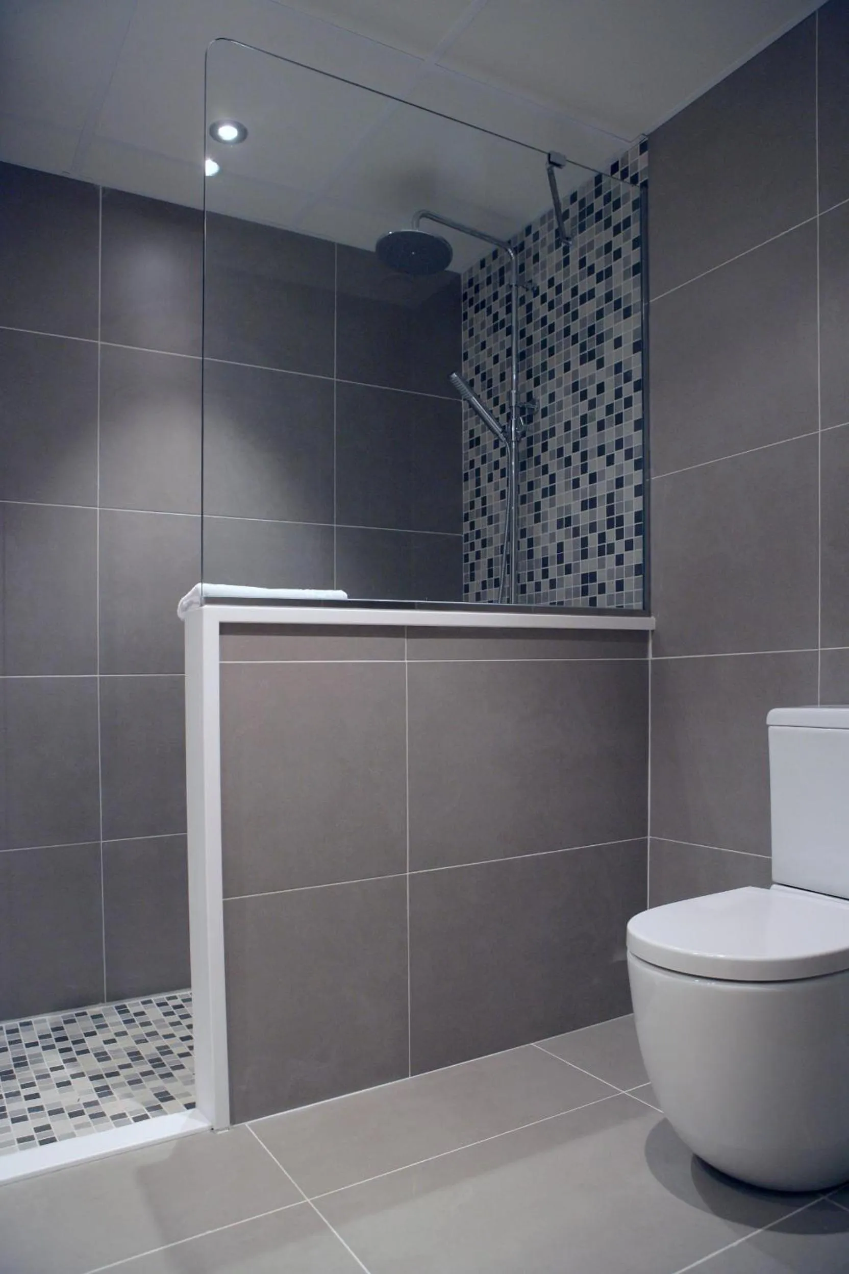 Shower in Hotel Acapulco