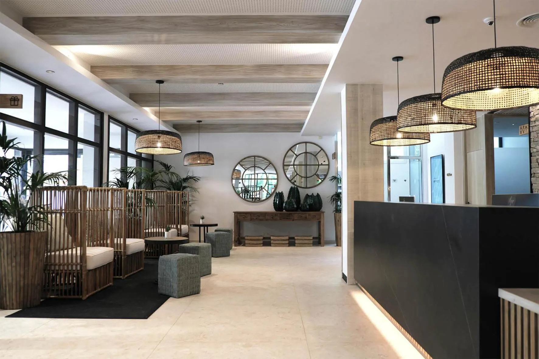 Day in Hotel Acapulco