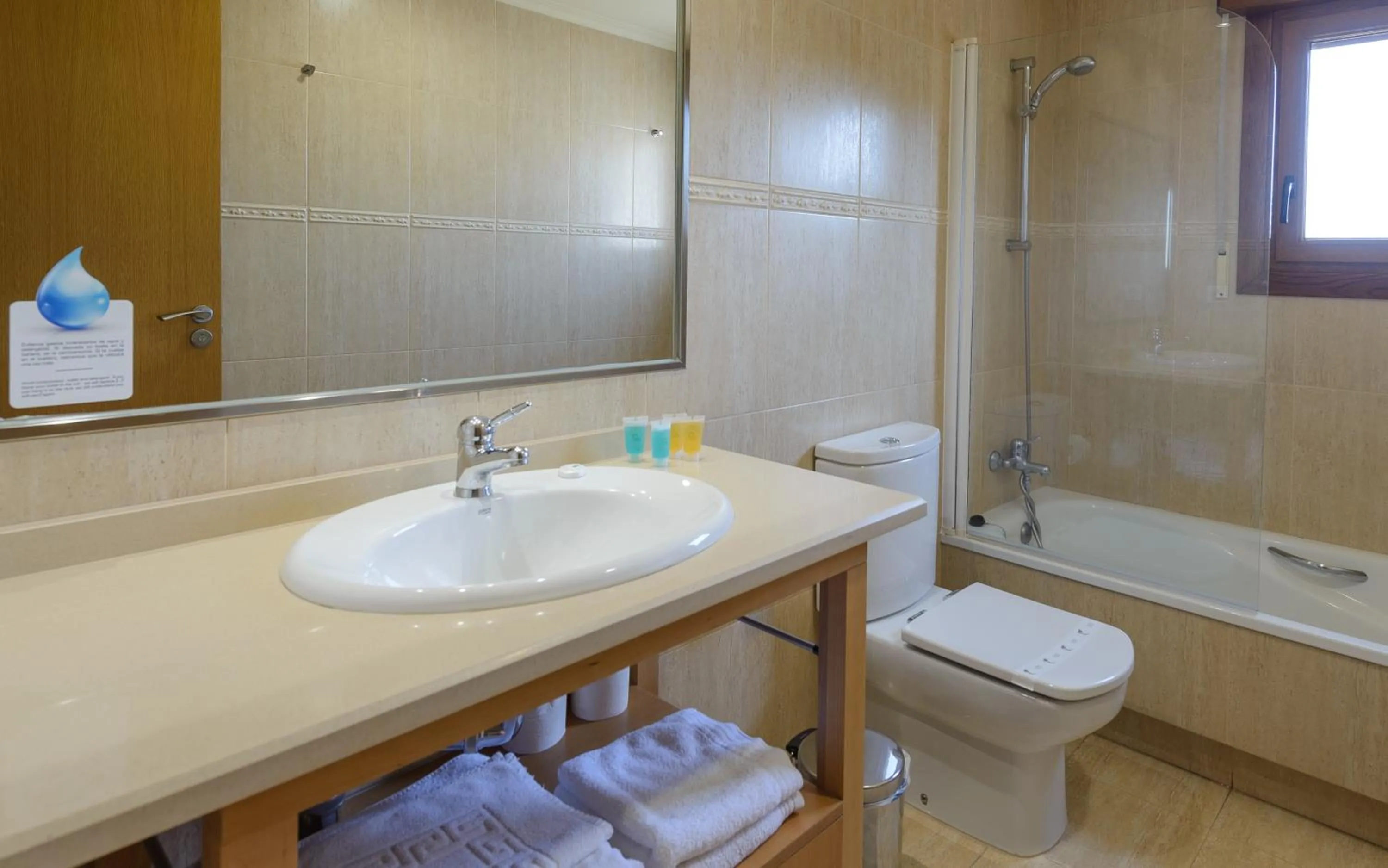 Bathroom in Apartamentos Trisquel