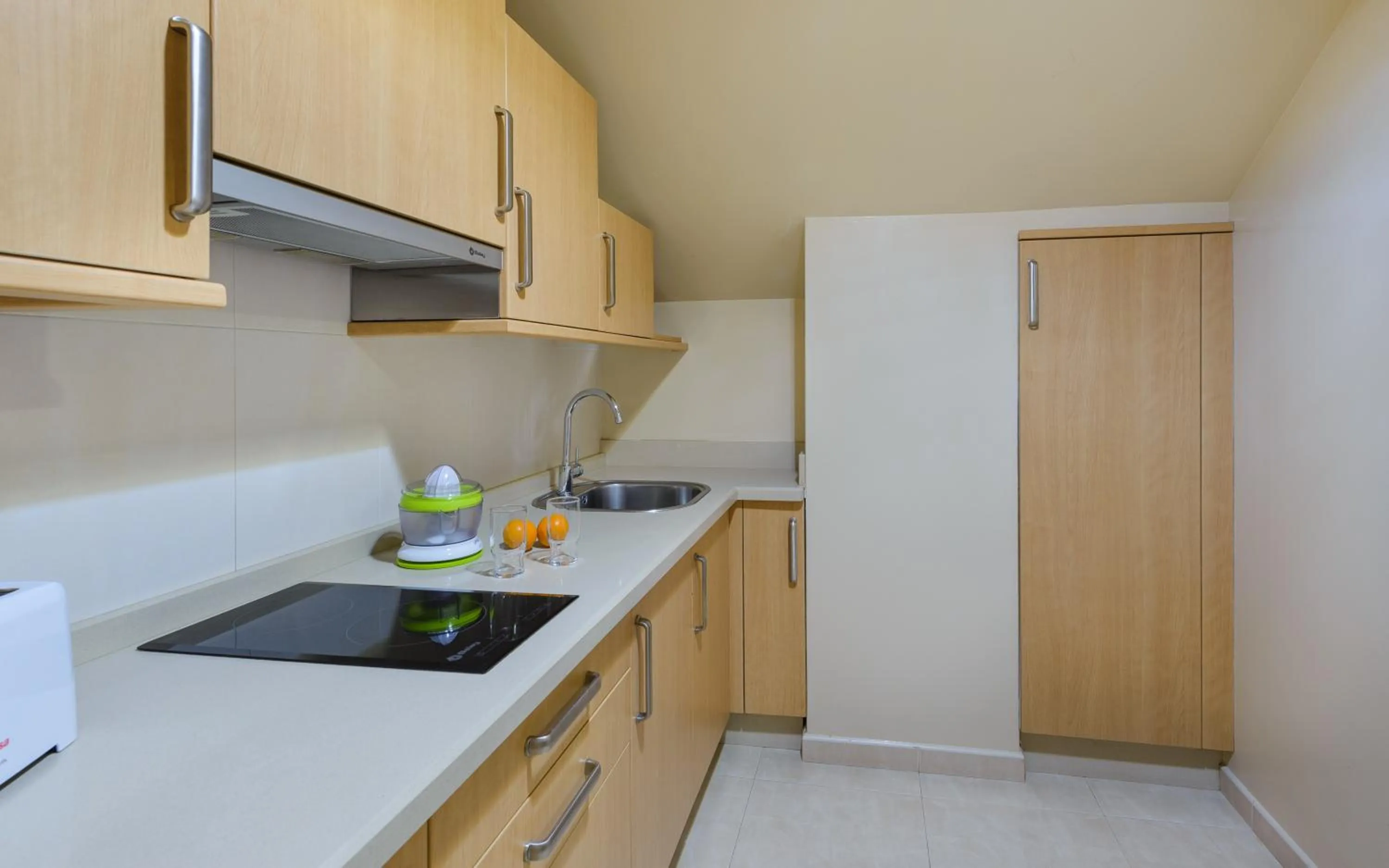 Kitchen or kitchenette in Apartamentos Trisquel