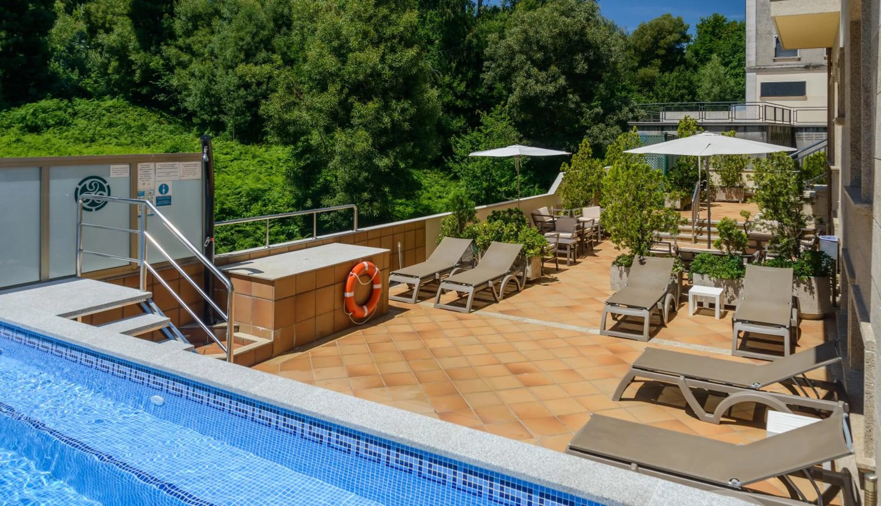 Swimming pool in Apartamentos Trisquel