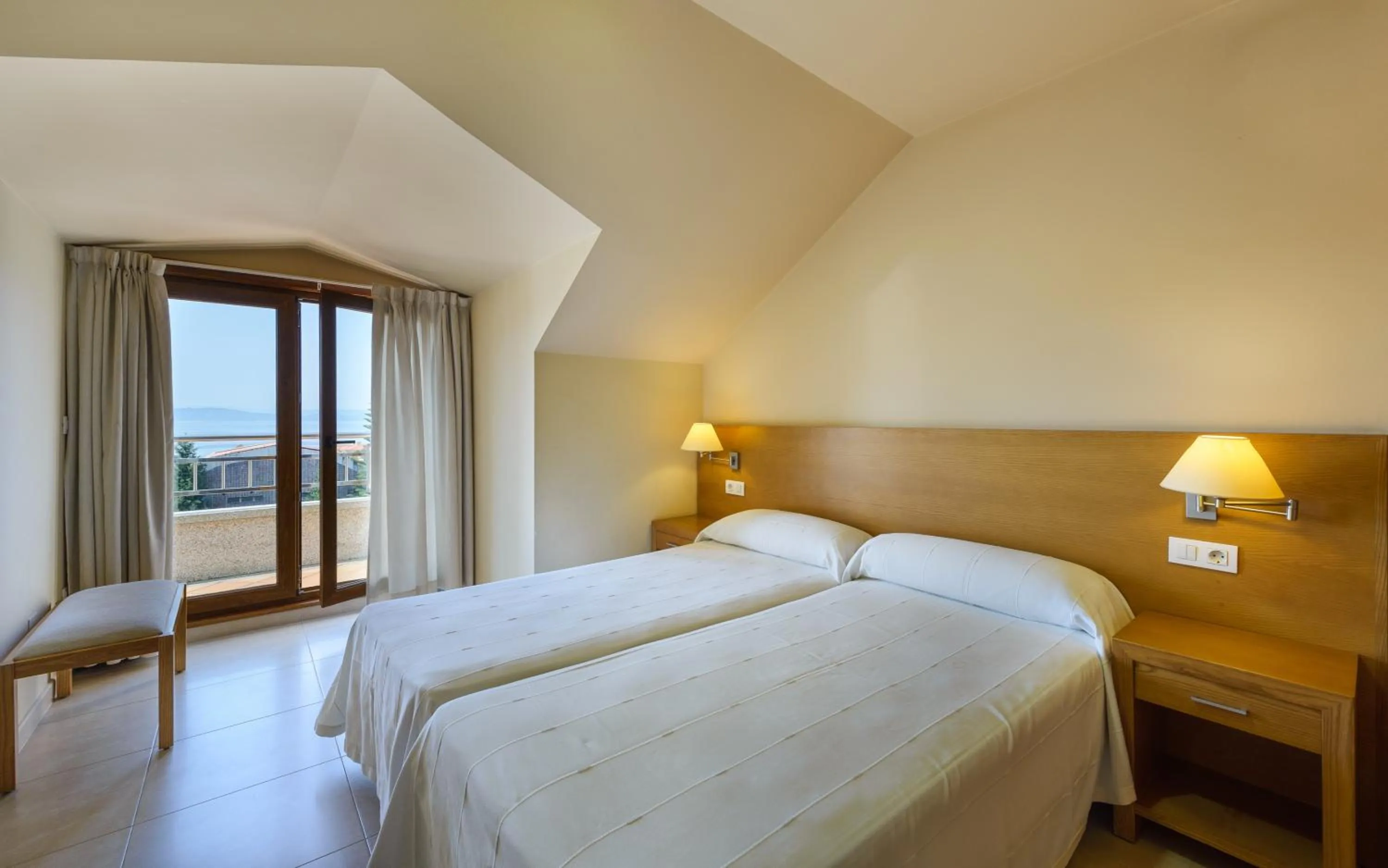 Bedroom, Bed in Apartamentos Trisquel