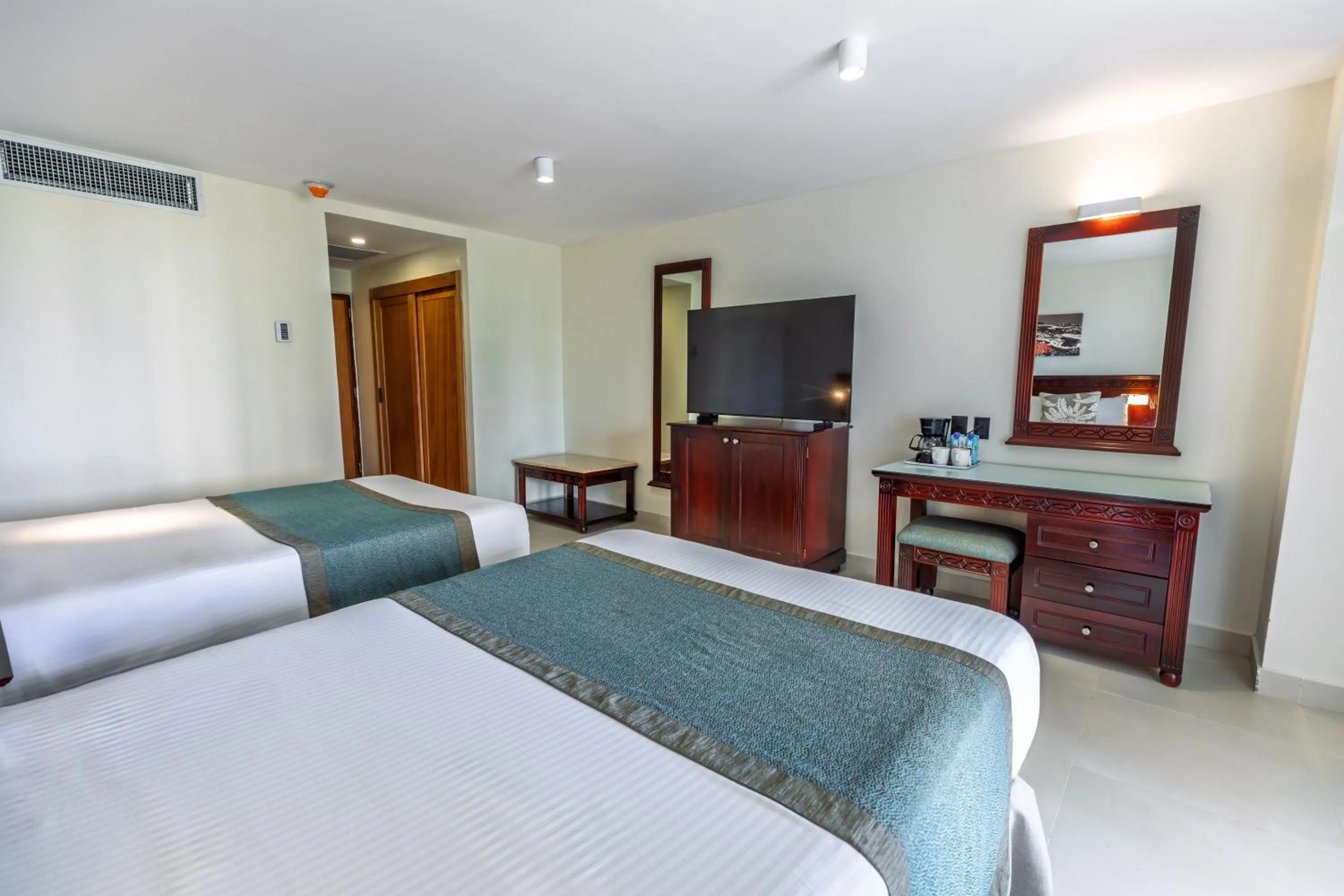 Bedroom, Bed in Dominican Fiesta Hotel