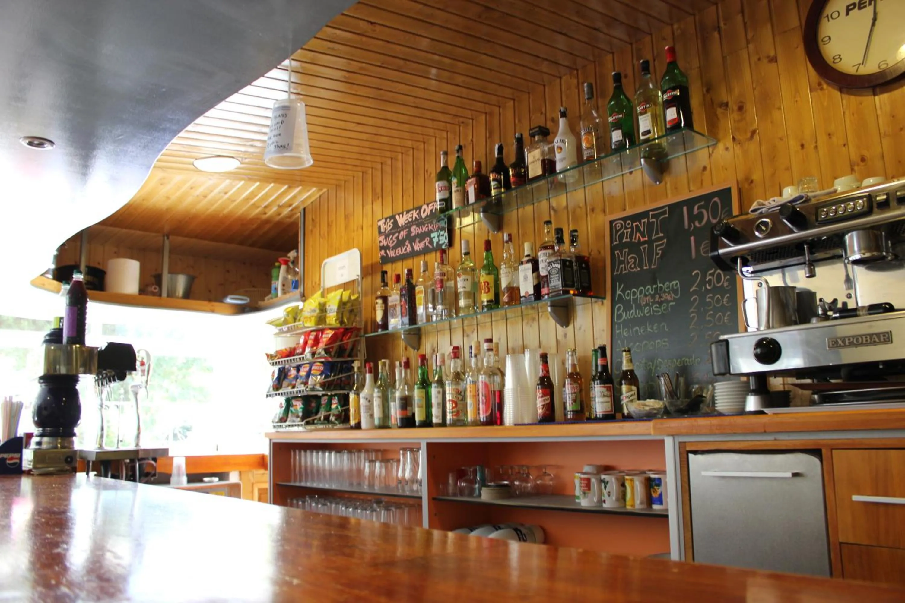 Lounge or bar in Apartamentos Vistamar