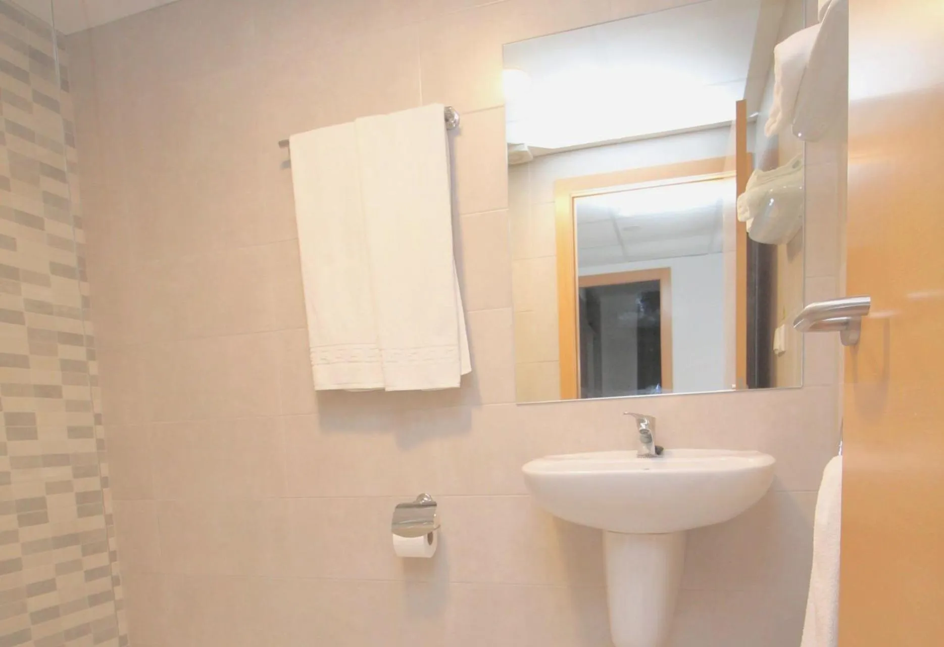 Bathroom in Apartamentos Vistamar
