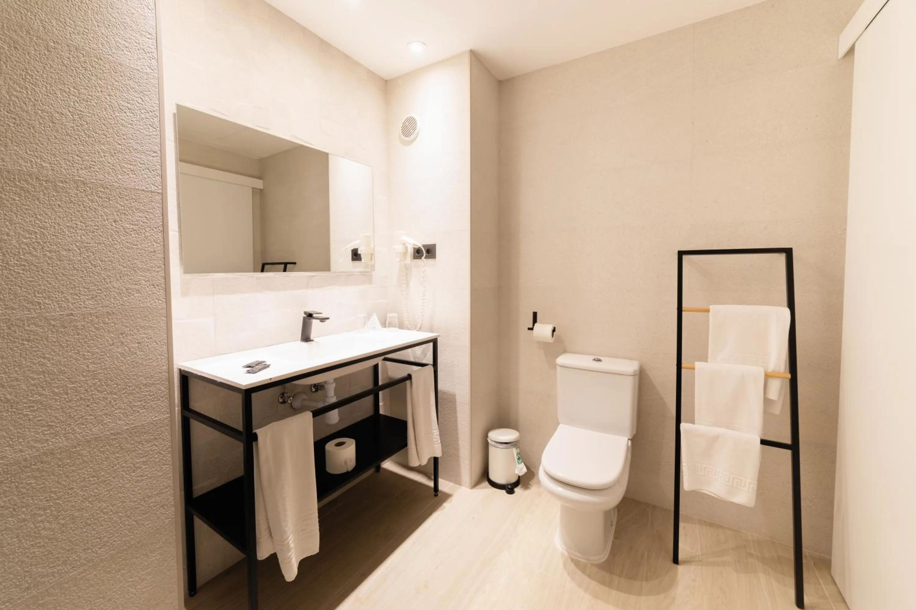 Toilet in Palas Pineda