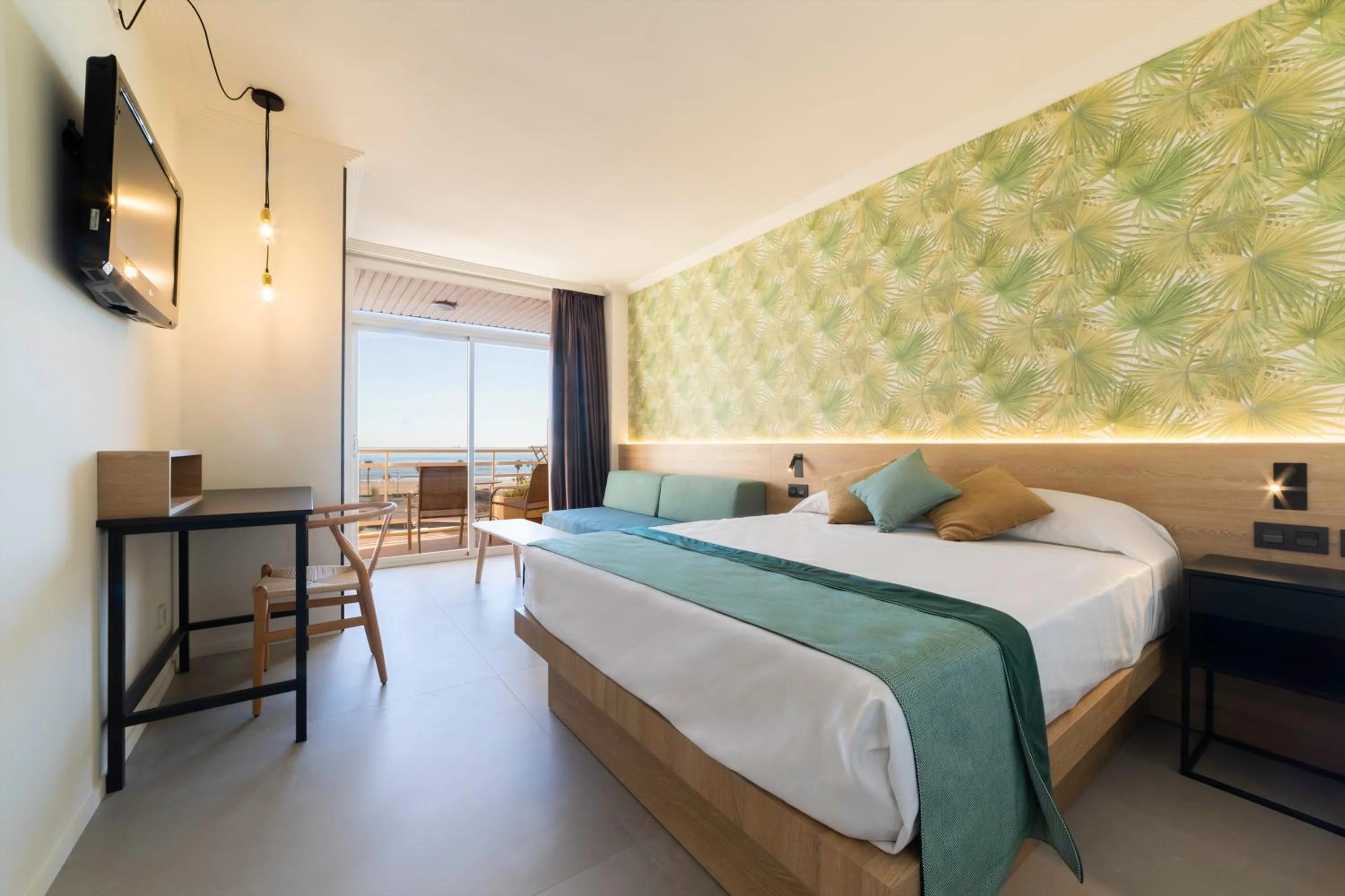 Photo of the whole room, Bed in Palas Pineda