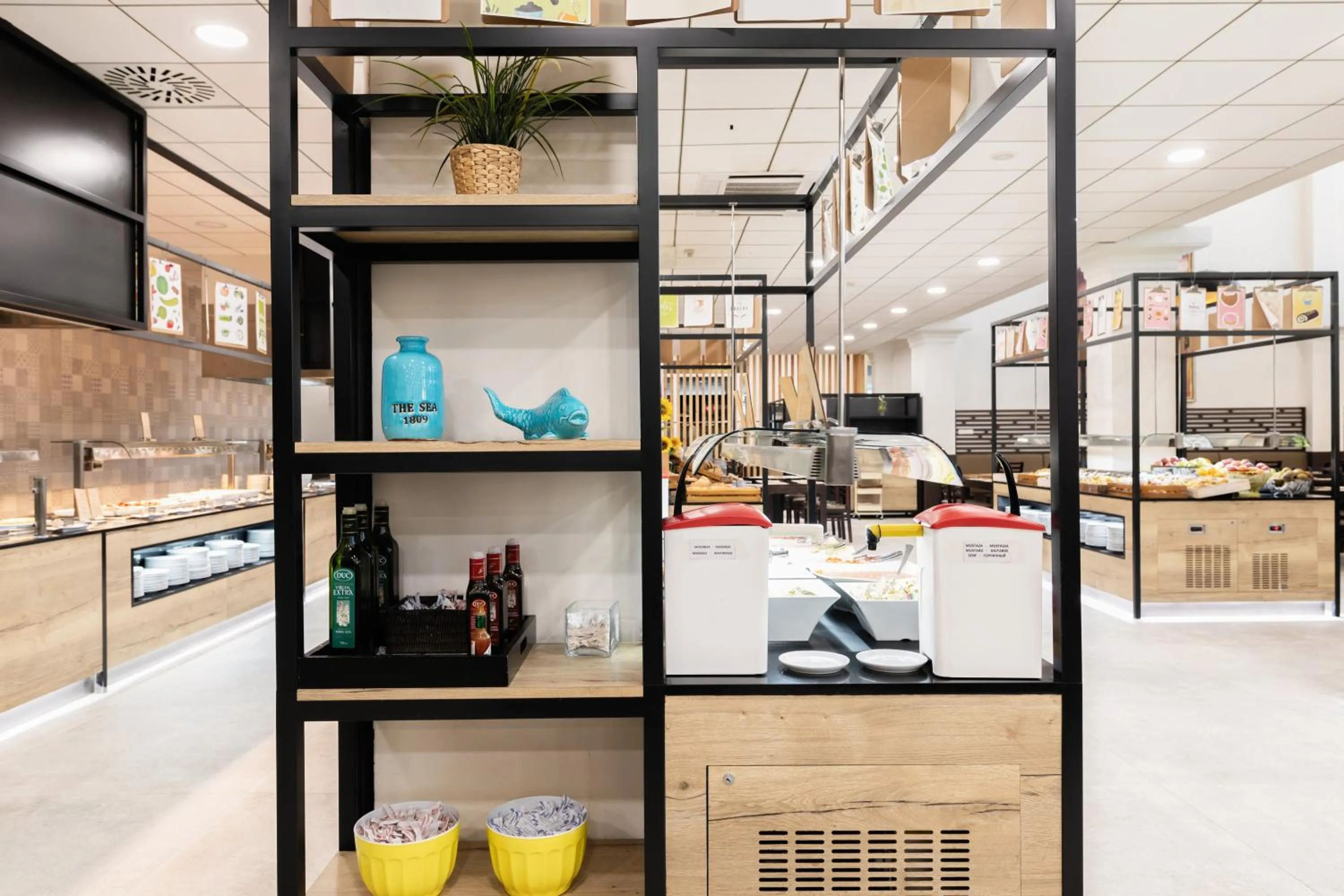 Restaurant/places to eat in Palas Pineda