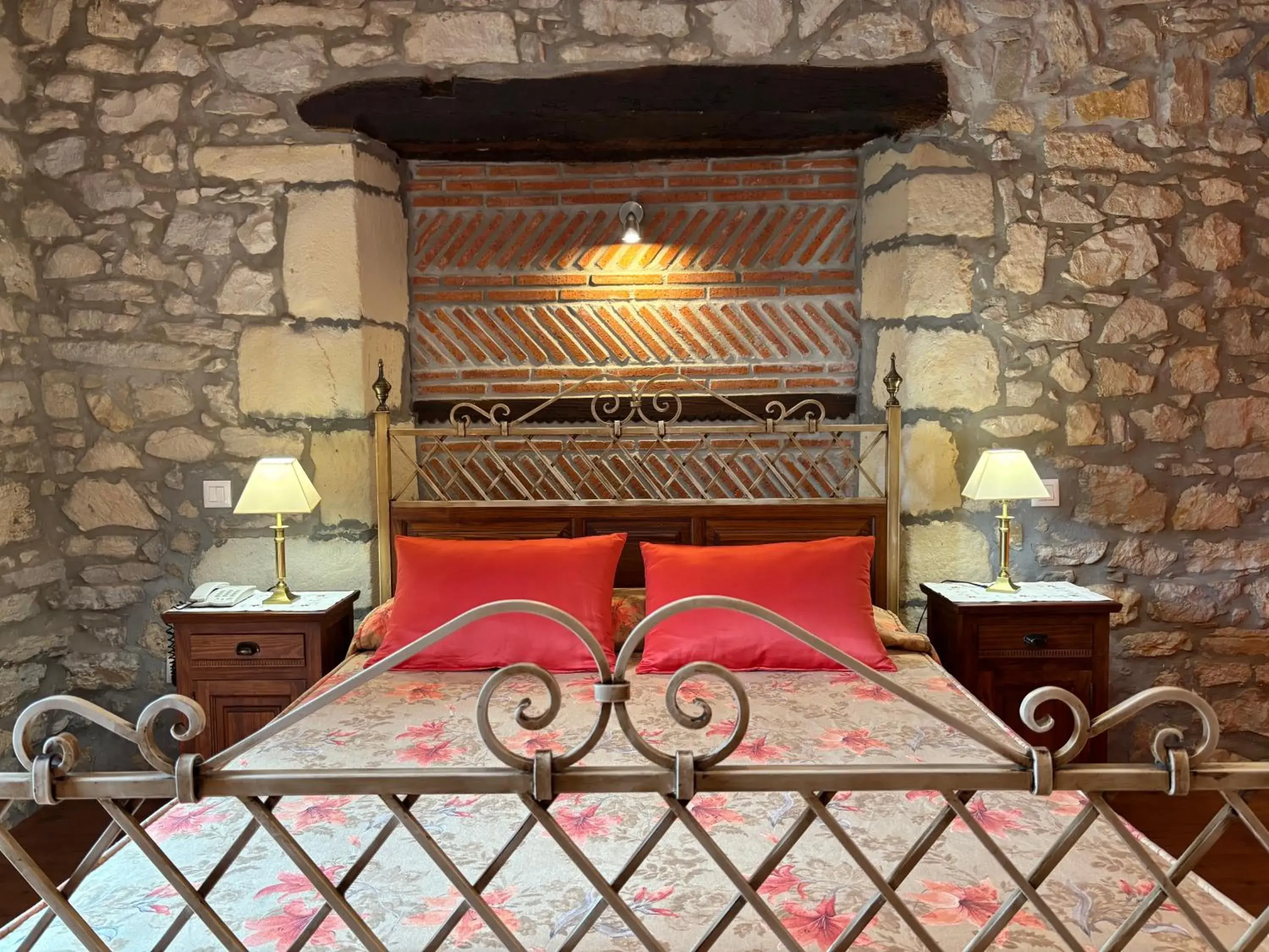 Superior Double or Twin Room in Hotel Casona Los Caballeros Superior Double or Twin Room in Hotel Casona Los Caballeros